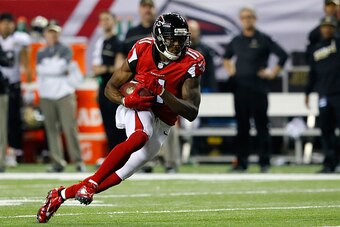 ATLANTA, GA - JANUARY 01: Julio Jones #11 of the Atlanta Falcons runs after a catch during the second half against the New Orleans Saints at the Georgia Dome on January 1, 2017 in Atlanta, Georgia. (Photo by Kevin C.  Cox/Getty Images)