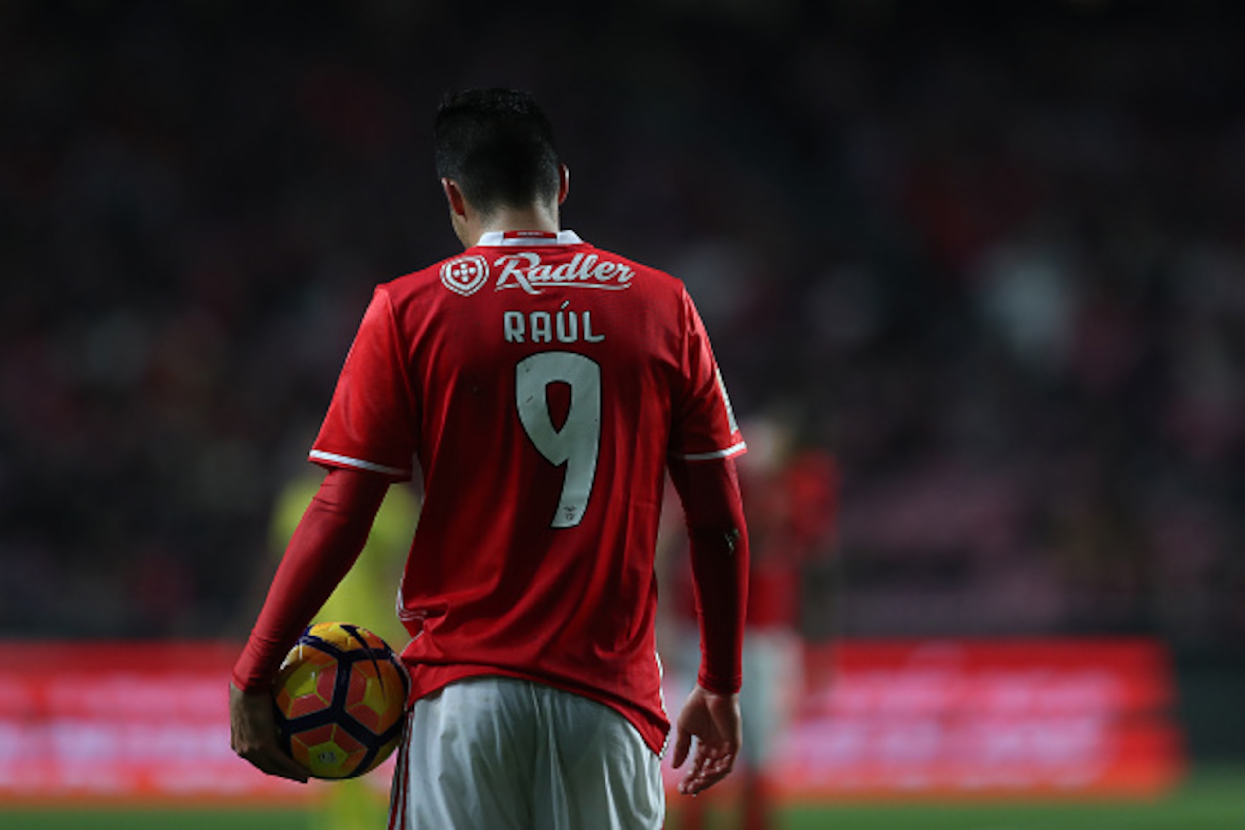 LISBON, PORTUGAL - DECEMBER 29: Benfica's forward Raul Jimenez from Mexico during the SL Benfica v FC Pacos de Ferreira - Portuguese Cup at Estadio da Luz on December 29, 2016 in Lisbon, Portugal.  (Photo by Carlos Rodrigues/Getty Images)