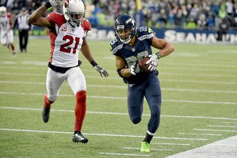 SEATTLE, WA - DECEMBER 24: Wide receiver Doug Baldwin #89 of the Seattle Seahawks rushes against the Arizona Cardinals at CenturyLink Field on December 24, 2016 in Seattle, Washington. (Photo by Steve Dykes/Getty Images)