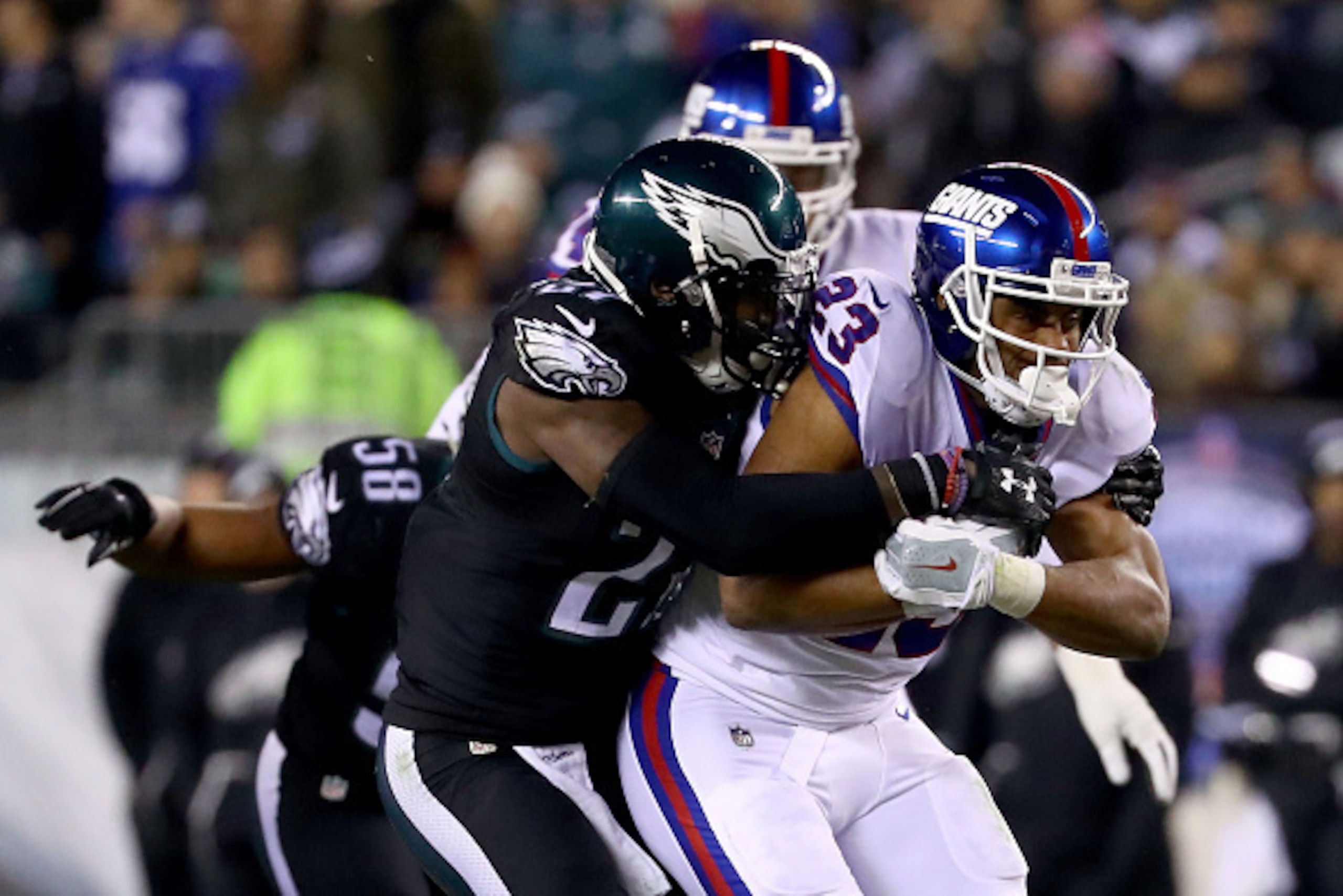 PHILADELPHIA, PA - DECEMBER 22:  Running back Rashad Jennings #23 of the New York Giants runs the ball against the Philadelphia Eagles during the second quarter of the game at Lincoln Financial Field on December 22, 2016 in Philadelphia, Pennsylvania.  (P