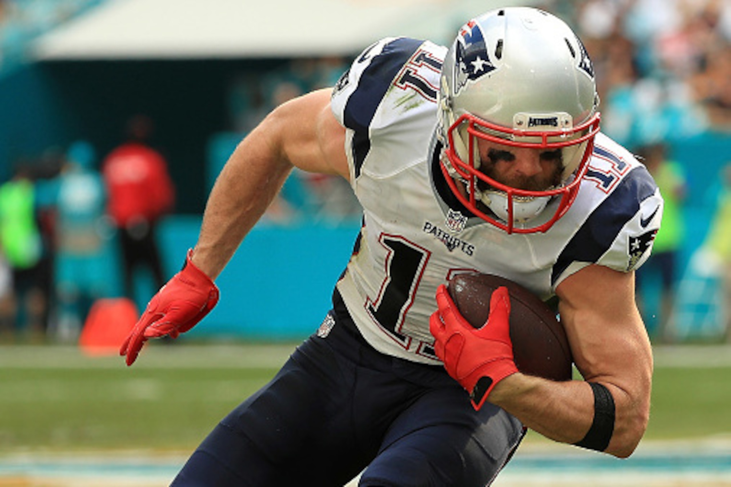 MIAMI GARDENS, FL - JANUARY 01: Julian Edelman #11 of the New England Patriots makes a catch during a game against the Miami Dolphins at Hard Rock Stadium on January 1, 2017 in Miami Gardens, Florida. (Photo by Mike Ehrmann/Getty Images) MIAMI GARDENS, FL - JANUARY 01: Julian Edelman #11 of the New England Patriots makes a catch during a game against the Miami Dolphins at Hard Rock Stadium on January 1, 2017 in Miami Gardens, Florida. (Photo by Mike Ehrmann/Getty Images)