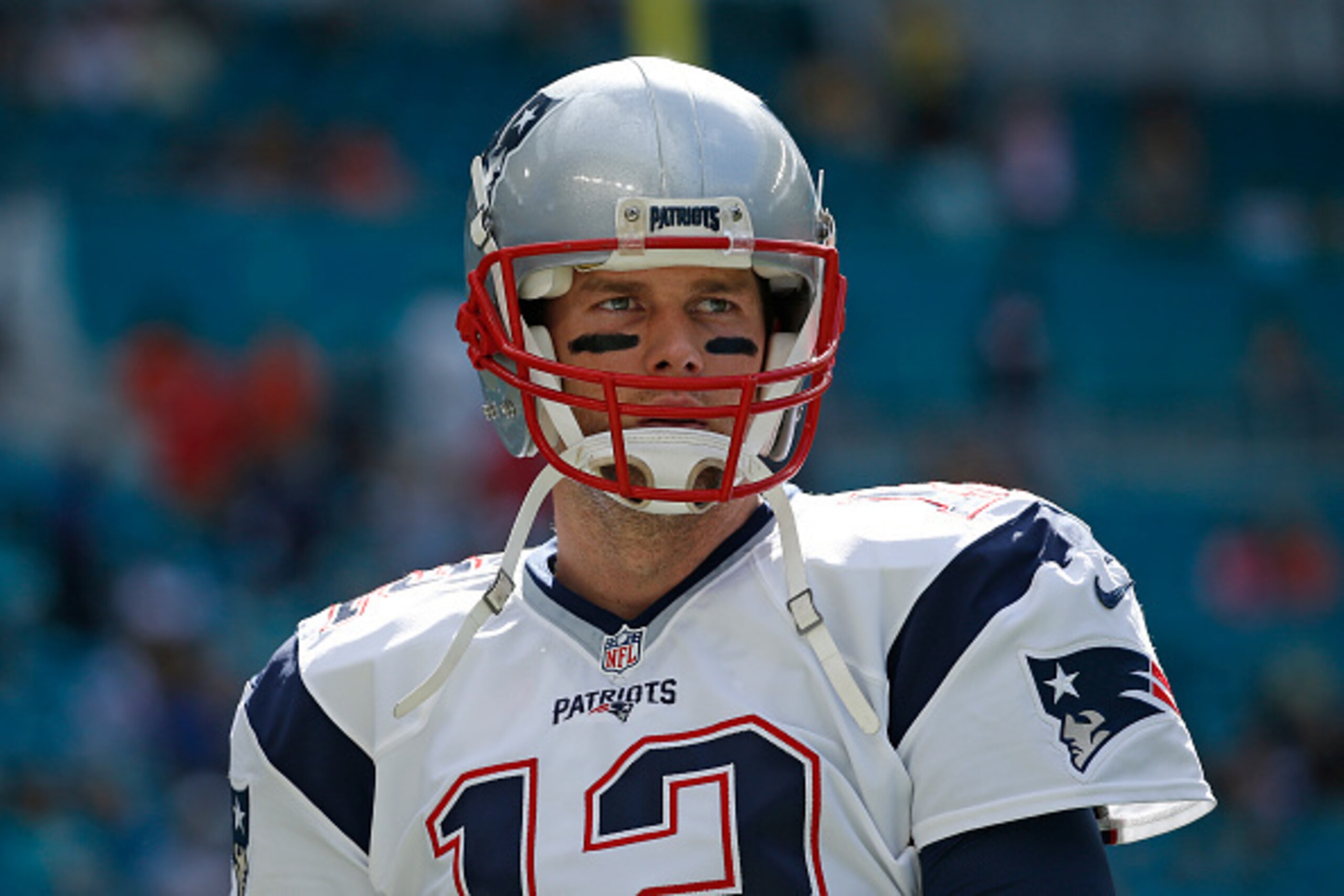 MIAMI GARDENS, FL - JANUARY 1: Tom Brady #12 of the New England Patriots warms up prior to the game against the Miami Dolphins on January 1, 2017 at Hard Rock Stadium in Miami Gardens, Florida. The Patriots defeated the Dolphins 35-14. (Photo by Joel Auer
