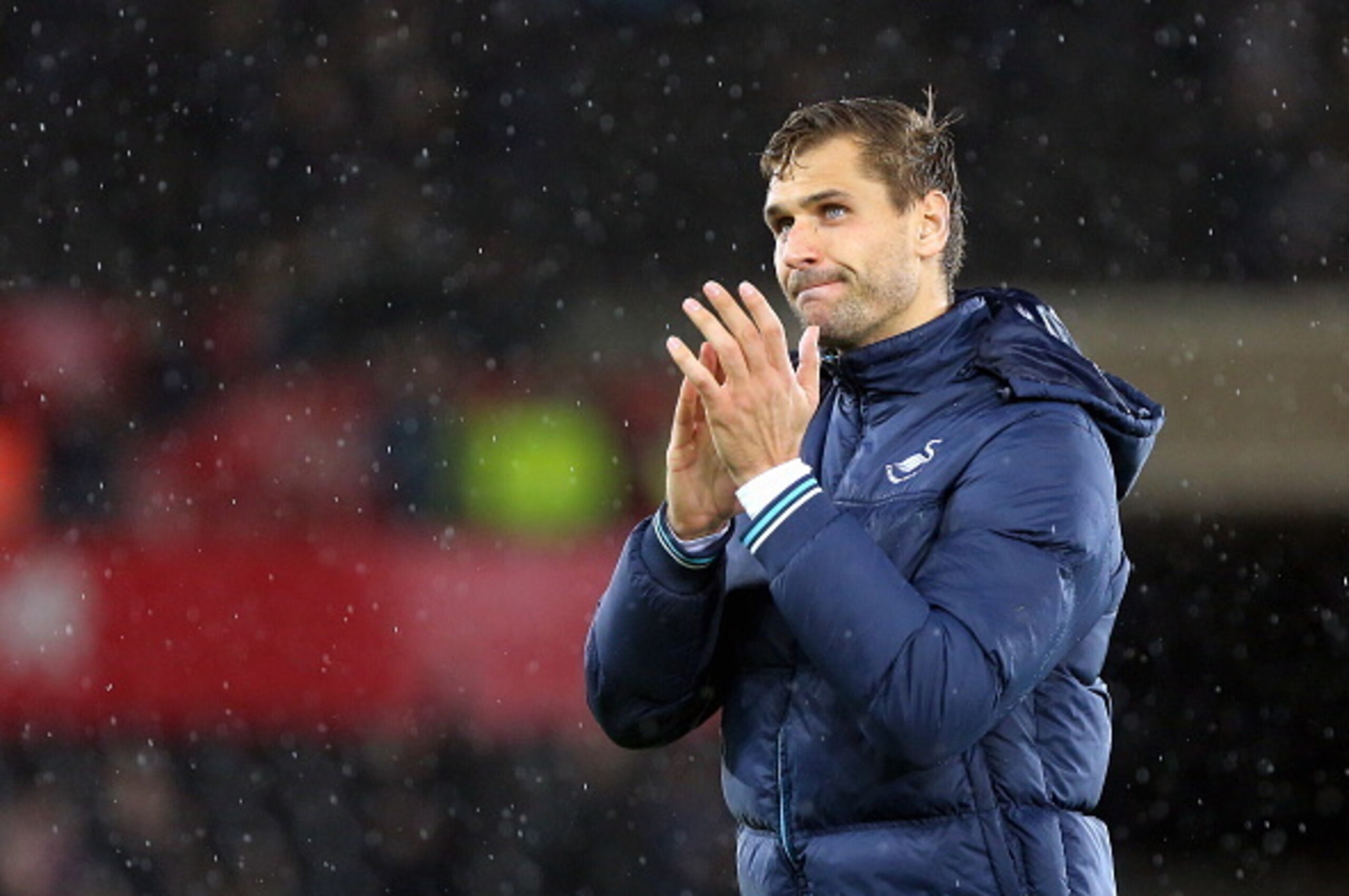 SWANSEA, WALES - DECEMBER 10: Fernando Llorente of Swansea City delighted with the win, walks off the pitch after the end of the game during the Premier League match between Swansea City and Sunderland at The Liberty Stadium on December 10, 2016 in Swanse SWANSEA, WALES - DECEMBER 10: Fernando Llorente of Swansea City delighted with the win, walks off the pitch after the end of the game during the Premier League match between Swansea City and Sunderland at The Liberty Stadium on December 10, 2016 in Swanse