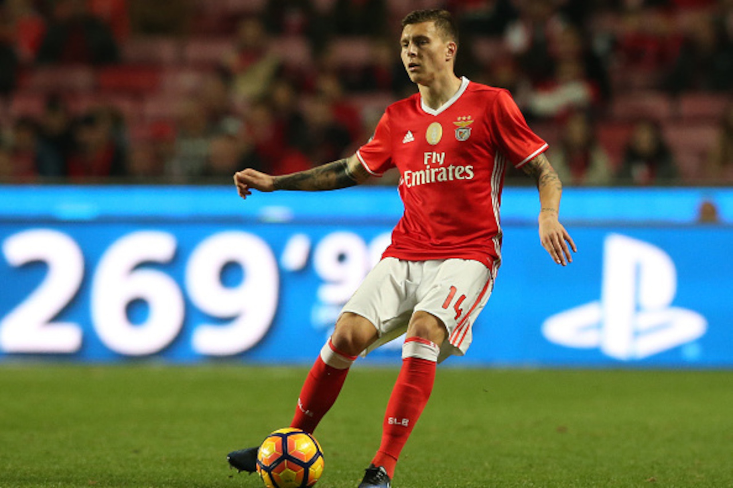 LISBON, PORTUGAL - DECEMBER 21: SL Benfica's defender from Sweden Victor Lindelof in action during the Primeira Liga match between SL Benfica and Rio Ave FC at Estadio da Luz on December 21, 2016 in Lisbon, Portugal. (Photo by Gualter Fatia/Getty Images) LISBON, PORTUGAL - DECEMBER 21: SL Benfica's defender from Sweden Victor Lindelof in action during the Primeira Liga match between SL Benfica and Rio Ave FC at Estadio da Luz on December 21, 2016 in Lisbon, Portugal. (Photo by Gualter Fatia/Getty Images)