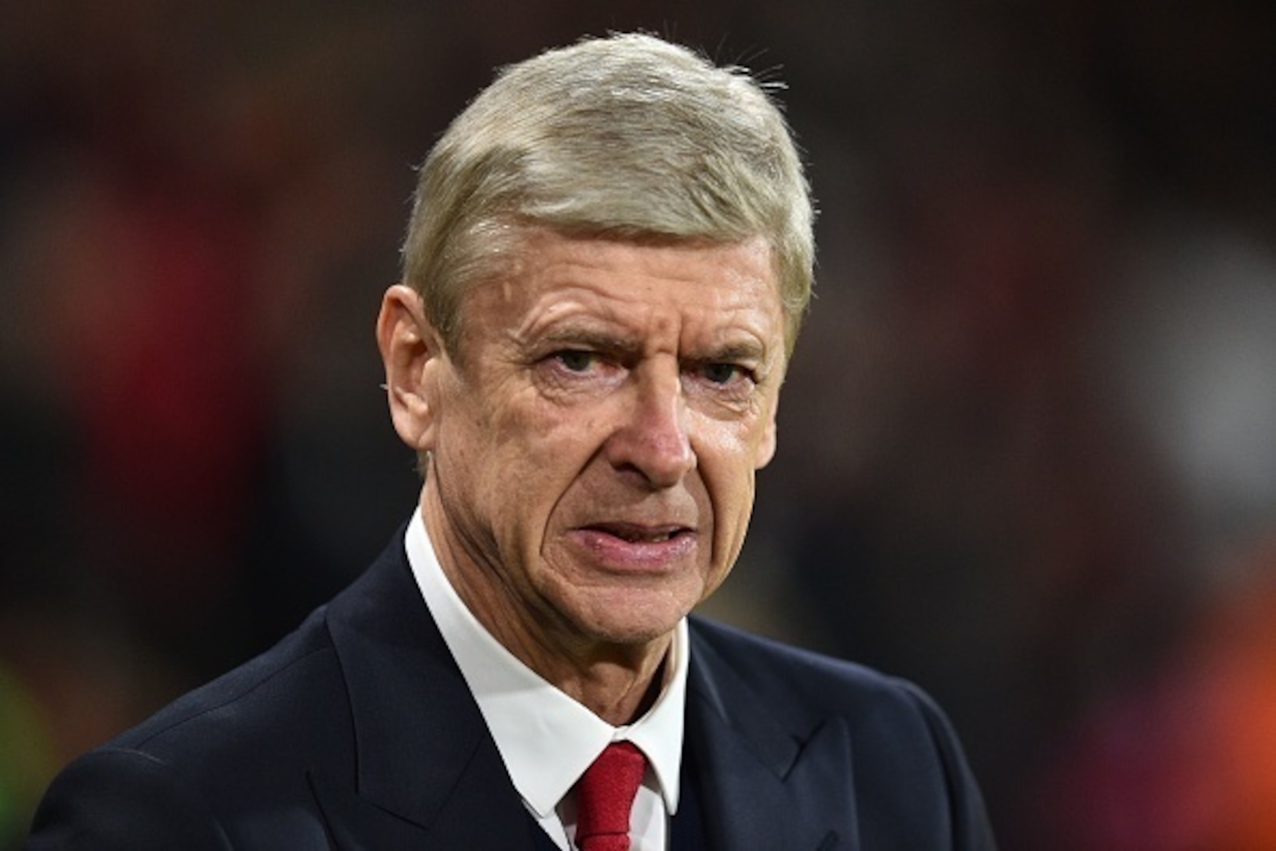 Arsenal's French manager Arsene Wenger arrives for the English Premier League football match between Bournemouth and Arsenal at the Vitality Stadium in Bournemouth, southern England on January 3, 2017. / AFP / Glyn KIRK / RESTRICTED TO EDITORIAL USE. No u