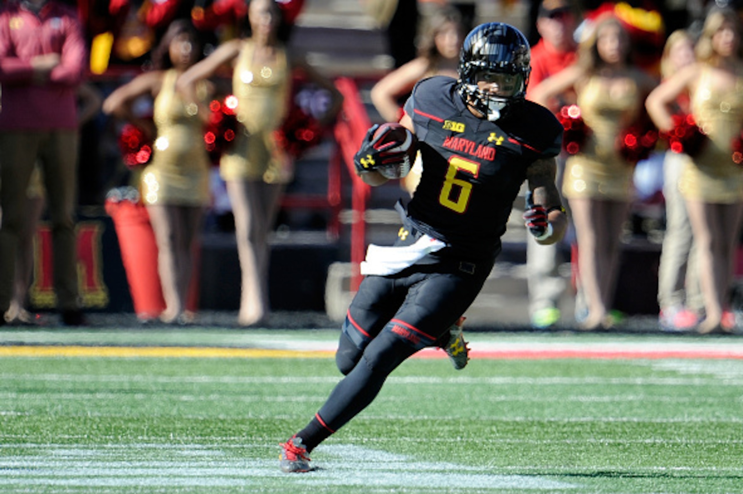 COLLEGE PARK, MD - OCTOBER 15: Ty Johnson #6 of the Maryland Terrapins rushes the ball against the Minnesota Golden Gophers on October 15, 2016 in College Park, Maryland.  (Photo by G Fiume/Maryland Terrapins/Getty Images)