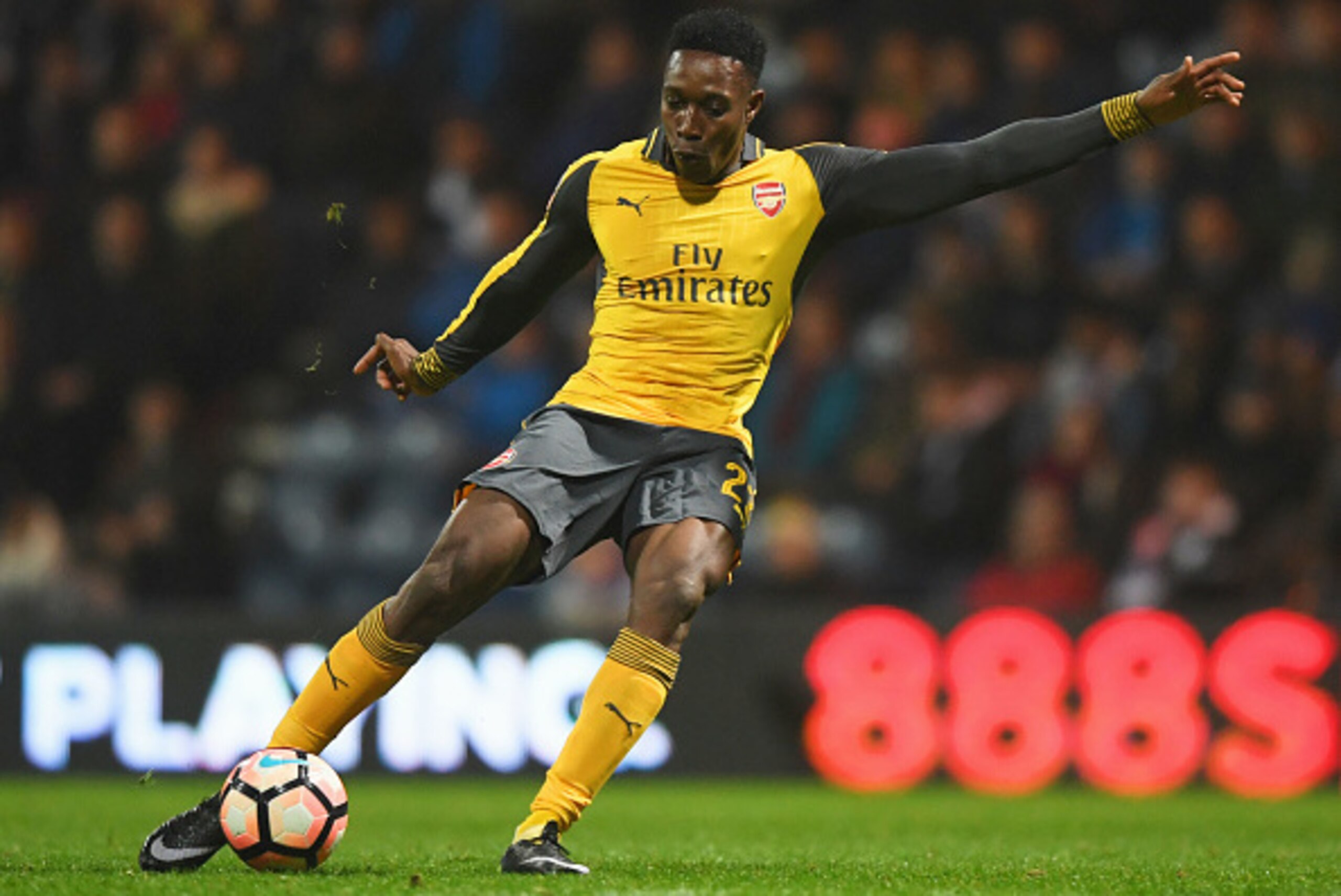 PRESTON, ENGLAND - JANUARY 07:  Danny Welbeck of Arsenal shoots during the Emirates FA Cup Third Round match between Preston North End and Arsenal at Deepdale on January 7, 2017 in Preston, England.  (Photo by Michael Regan/Getty Images)