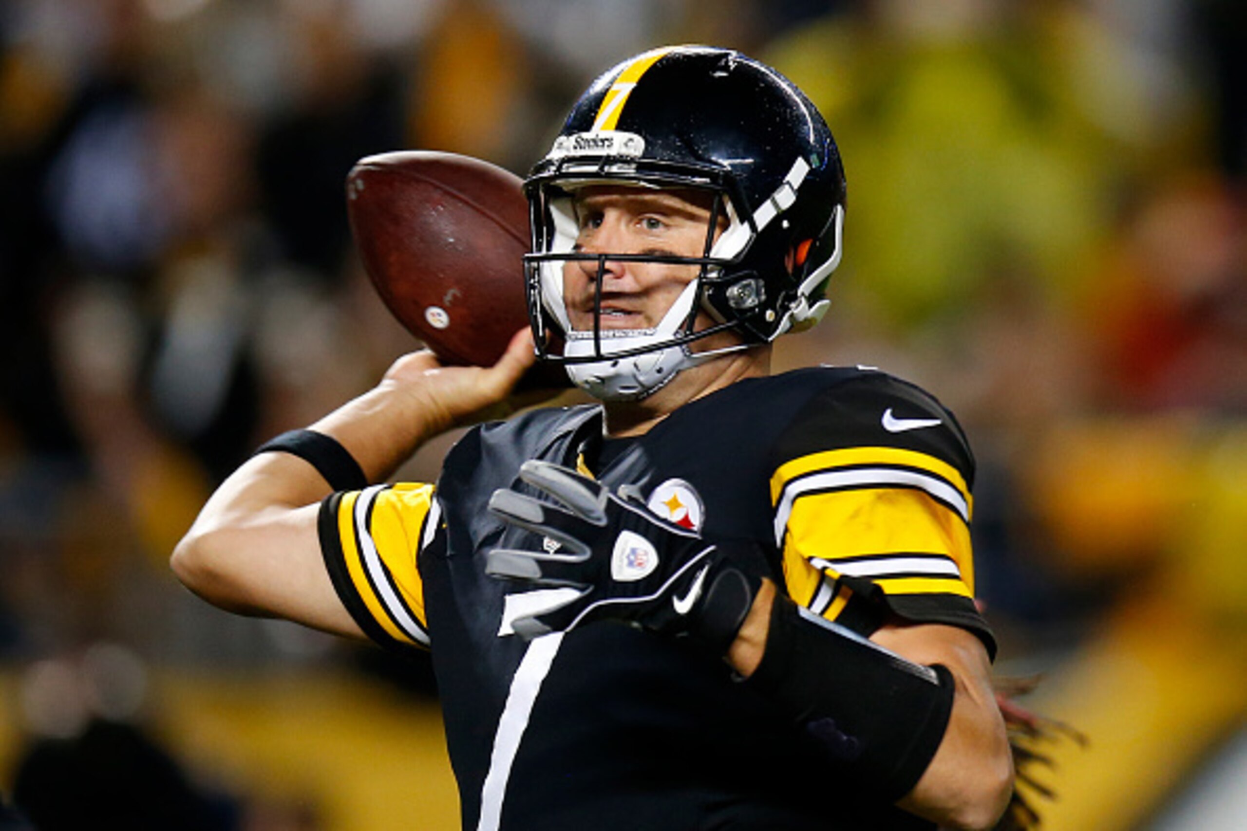 PITTSBURGH, PA - OCTOBER 02:  Ben Roethlisberger #7 of the Pittsburgh Steelers in action during the game against the Kansas City Chiefs at Heinz Field on October 2, 2016 in Pittsburgh, Pennsylvania. (Photo by Justin K. Aller/Getty Images)