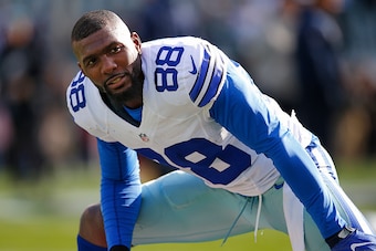 PHILADELPHIA, PA - JANUARY 01: Dez Bryant #88 warms up before a game against the Philadelphia Eagles at Lincoln Financial Field on January 1, 2017 in Philadelphia, Pennsylvania. (Photo by Rich Schultz/Getty Images)