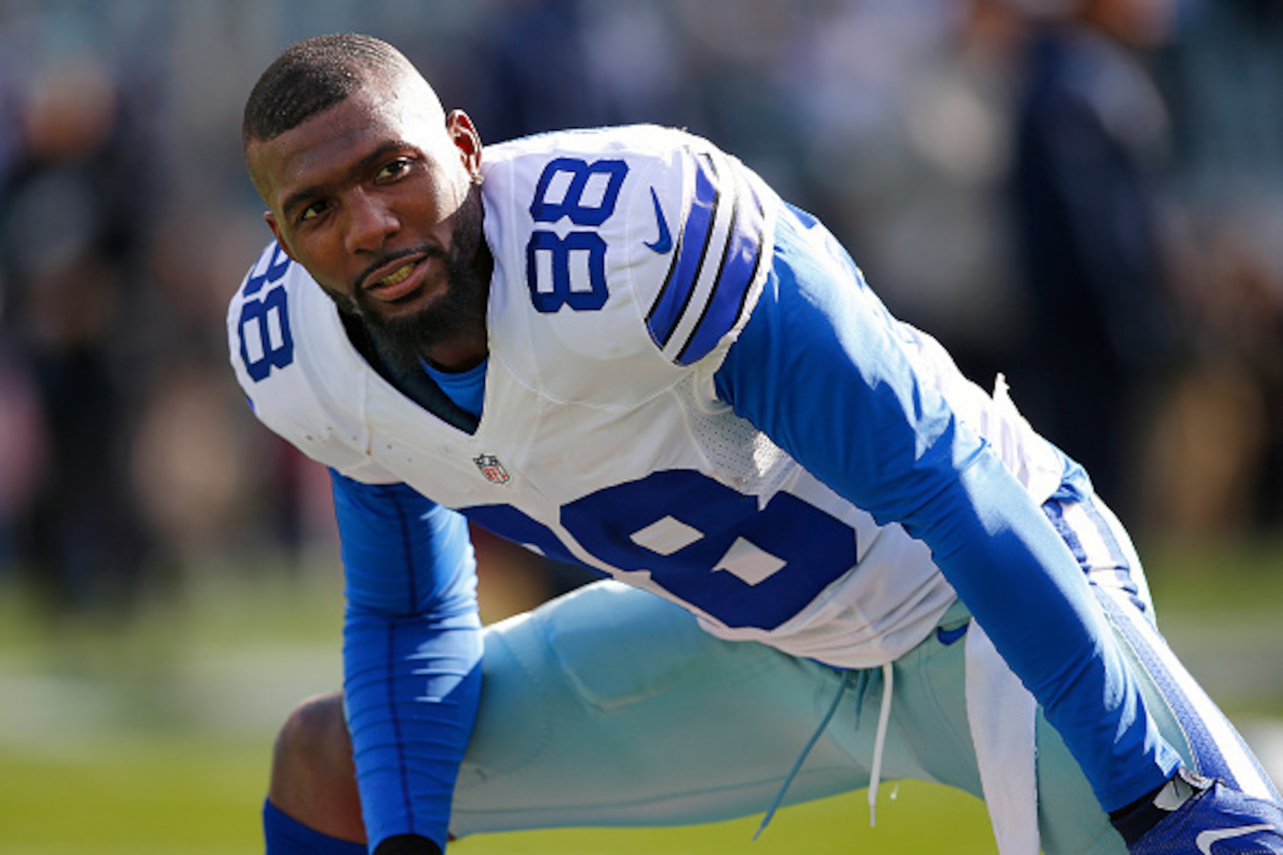PHILADELPHIA, PA - JANUARY 01: Dez Bryant #88 warms up before a game against the Philadelphia Eagles at Lincoln Financial Field on January 1, 2017 in Philadelphia, Pennsylvania. (Photo by Rich Schultz/Getty Images) PHILADELPHIA, PA - JANUARY 01: Dez Bryant #88 warms up before a game against the Philadelphia Eagles at Lincoln Financial Field on January 1, 2017 in Philadelphia, Pennsylvania. (Photo by Rich Schultz/Getty Images)
