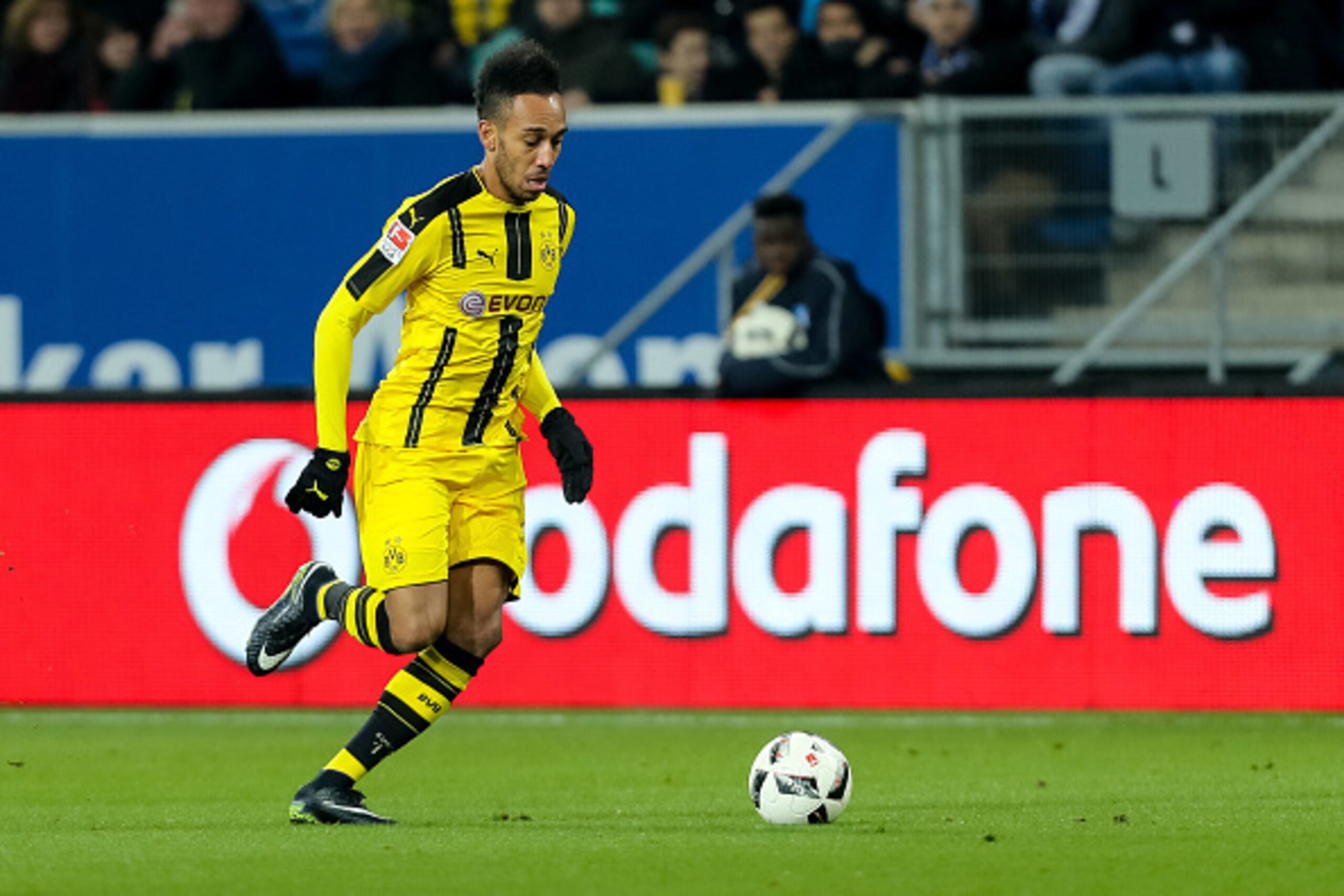 SINSHEIM, GERMANY - DECEMBER 16: Pierre-Emerick Aubameyang of Dortmund in action during the Bundesliga match between TSG 1899 Hoffenheim and Borussia Dortmund at Wirsol Rhein-Neckar-Arena on December 16, 2016 in Sinsheim, Germany. (Photo by TF-Images/Gett