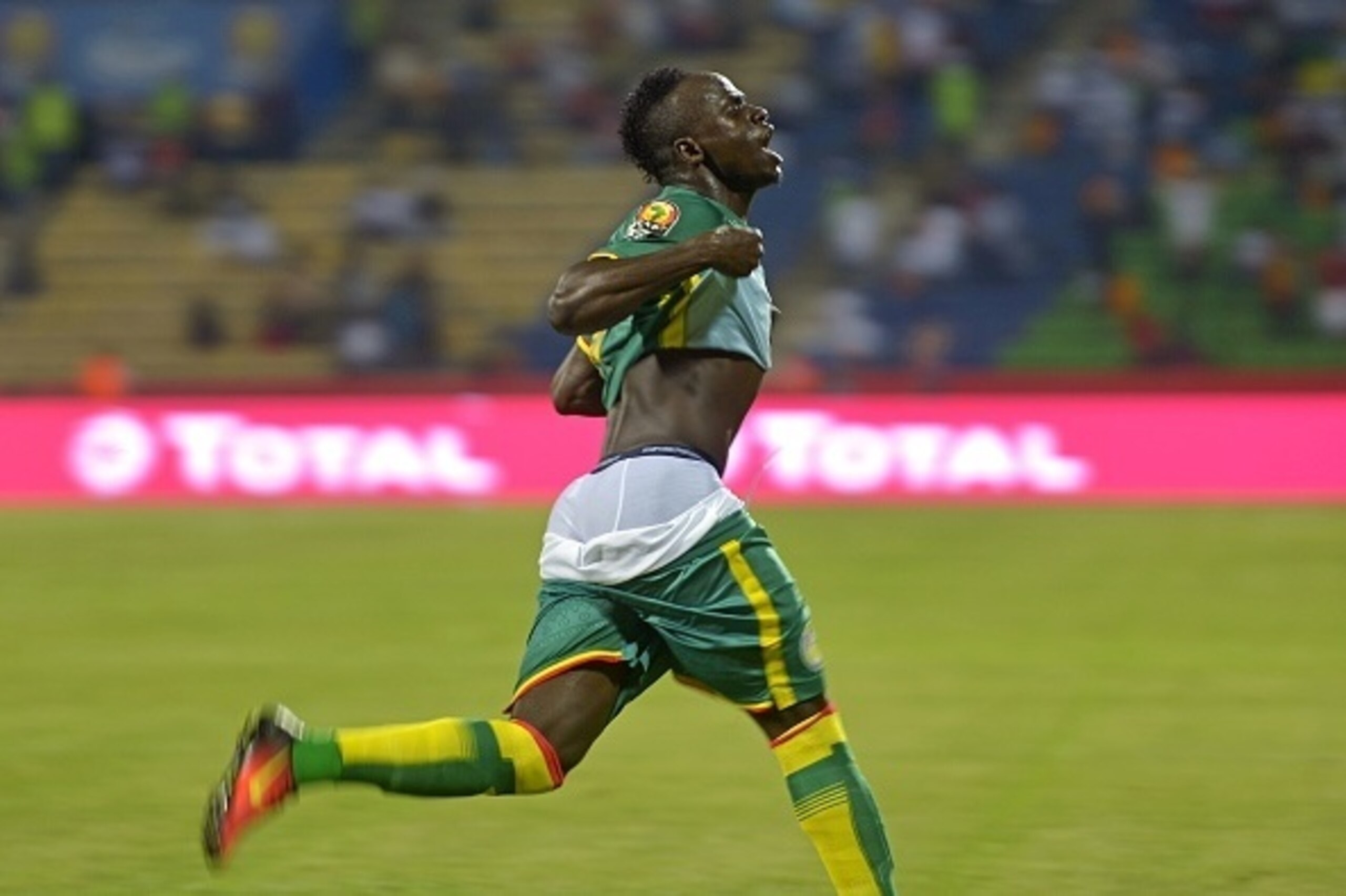 Senegal's forward Sadio Mane celebrates after scoring a goal during the 2017 Africa Cup of Nations group B football match between Tunisia and Senegal in Franceville on January 15, 2017. / AFP / KHALED DESOUKI        (Photo credit should read KHALED DESOUK