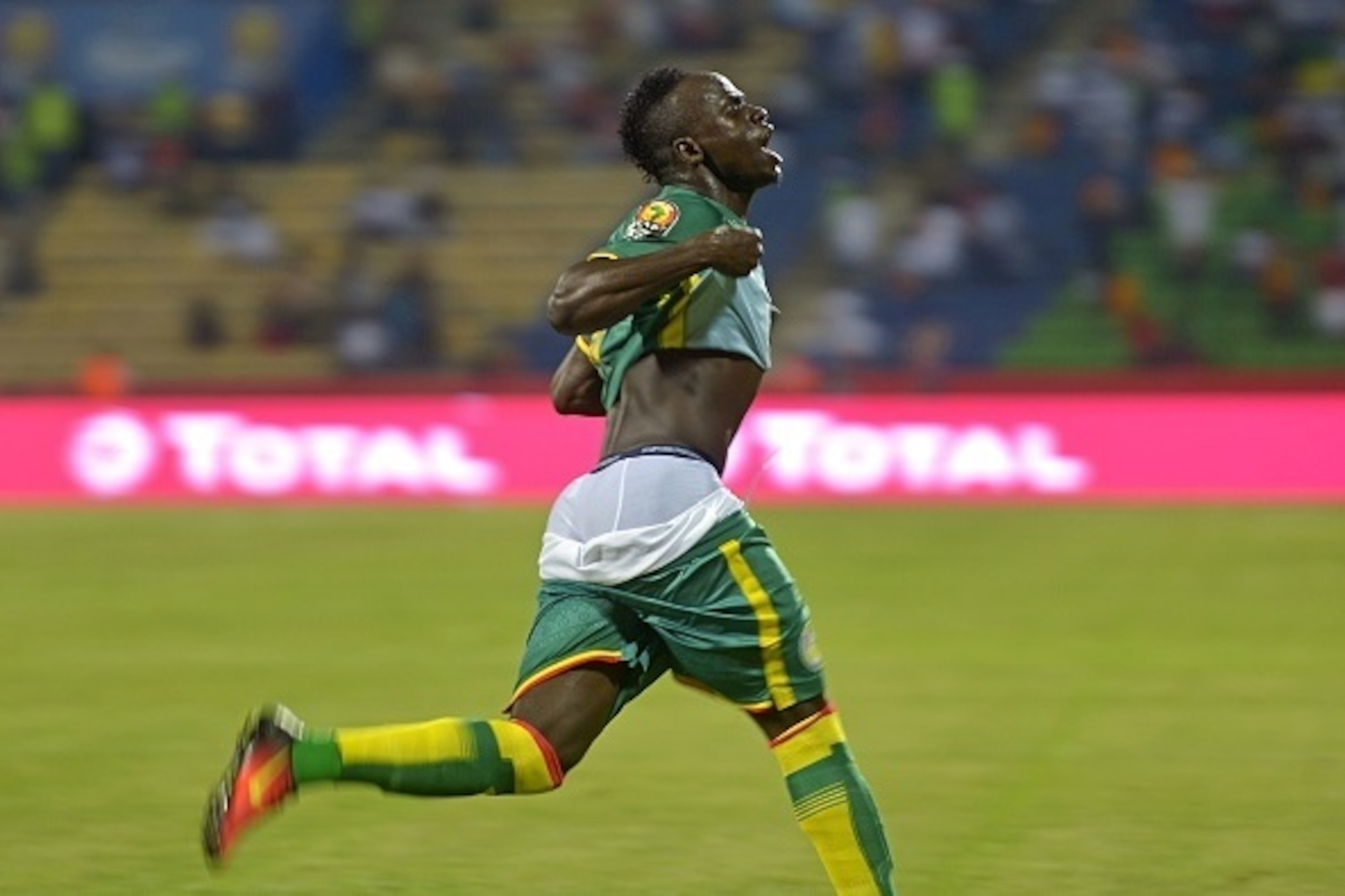 Senegal's forward Sadio Mane celebrates after scoring a goal during the 2017 Africa Cup of Nations group B football match between Tunisia and Senegal in Franceville on January 15, 2017. / AFP / KHALED DESOUKI        (Photo credit should read KHALED DESOUK