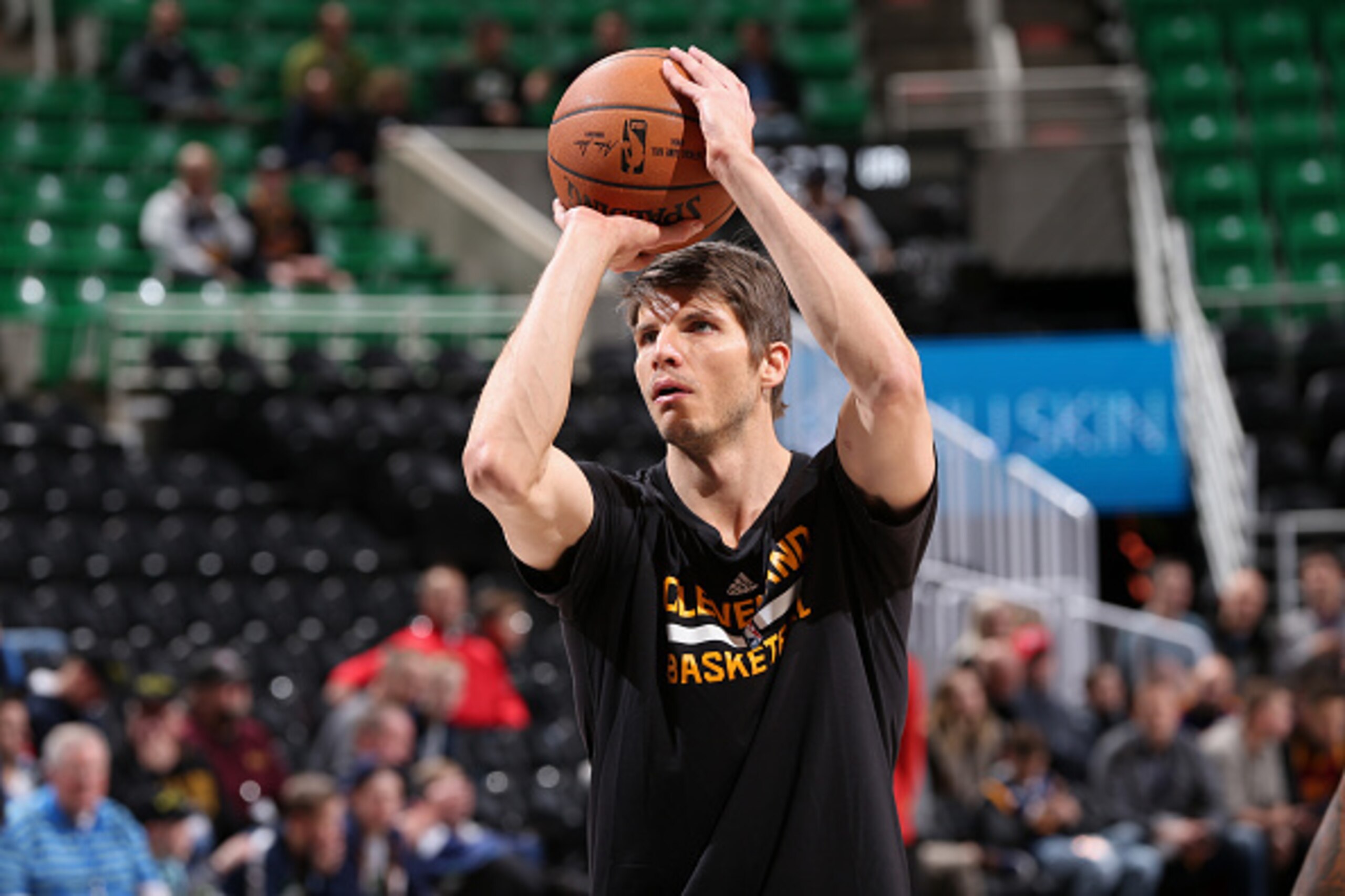 SALT LAKE CITY, UT - JANUARY 10:  Kyle Korver #26 of the Cleveland Cavaliers warms up before the game against the Utah Jazz on January 10, 2017 at vivint.SmartHome Arena in Salt Lake City, Utah. NOTE TO USER: User expressly acknowledges and agrees that, b