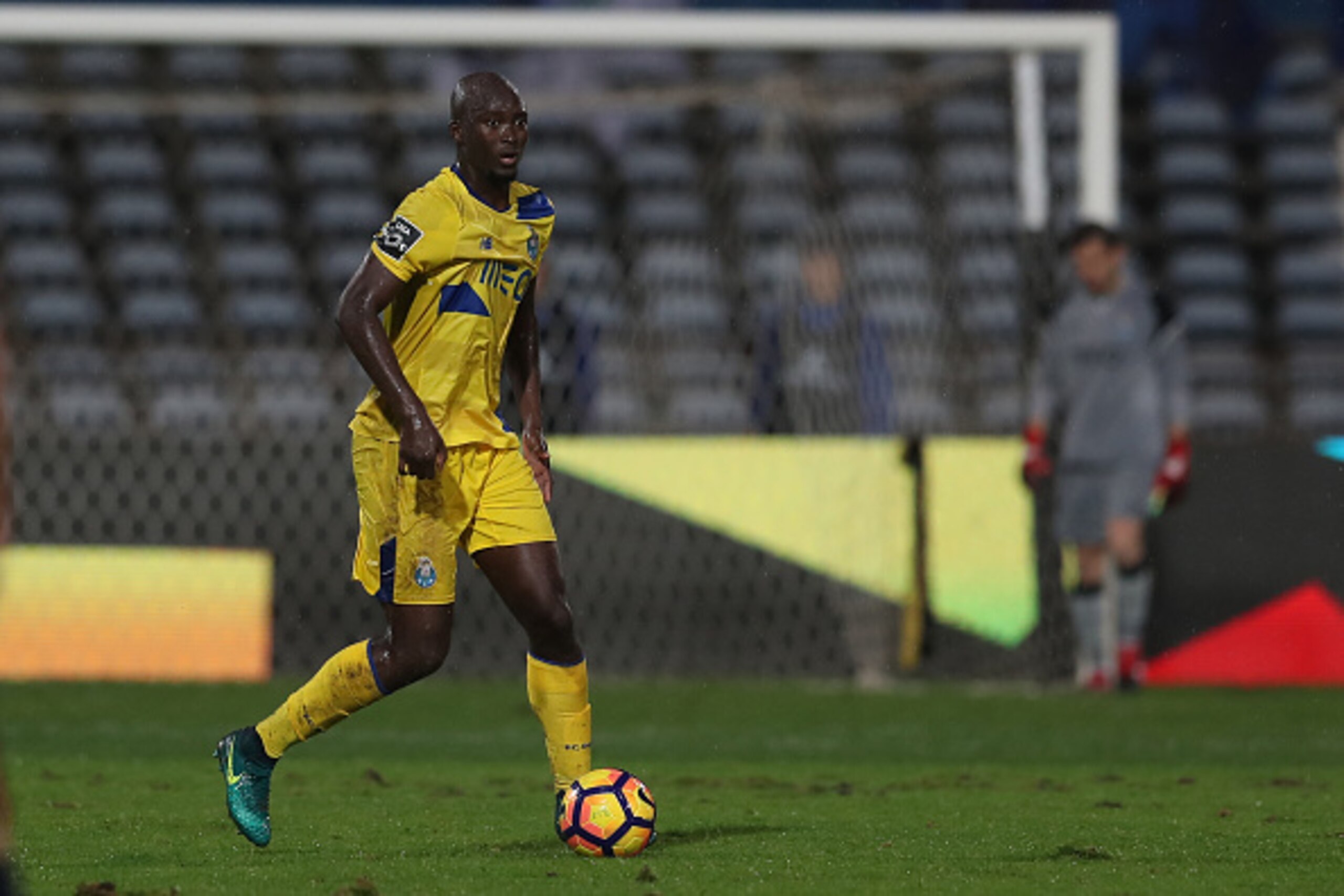 LISBON, PORTUGAL - NOVEMBER 26: FC Porto's midfielder Danilo Pereira from Portugal during the Portuguese Primeira Liga match between CF Os Belenenses and FC Porto at Estadio do Restelo on November 26, 2016 in Lisbon, Portugal. (Photo by Carlos Rodrigues/ LISBON, PORTUGAL - NOVEMBER 26: FC Porto's midfielder Danilo Pereira from Portugal during the Portuguese Primeira Liga match between CF Os Belenenses and FC Porto at Estadio do Restelo on November 26, 2016 in Lisbon, Portugal. (Photo by Carlos Rodrigues/