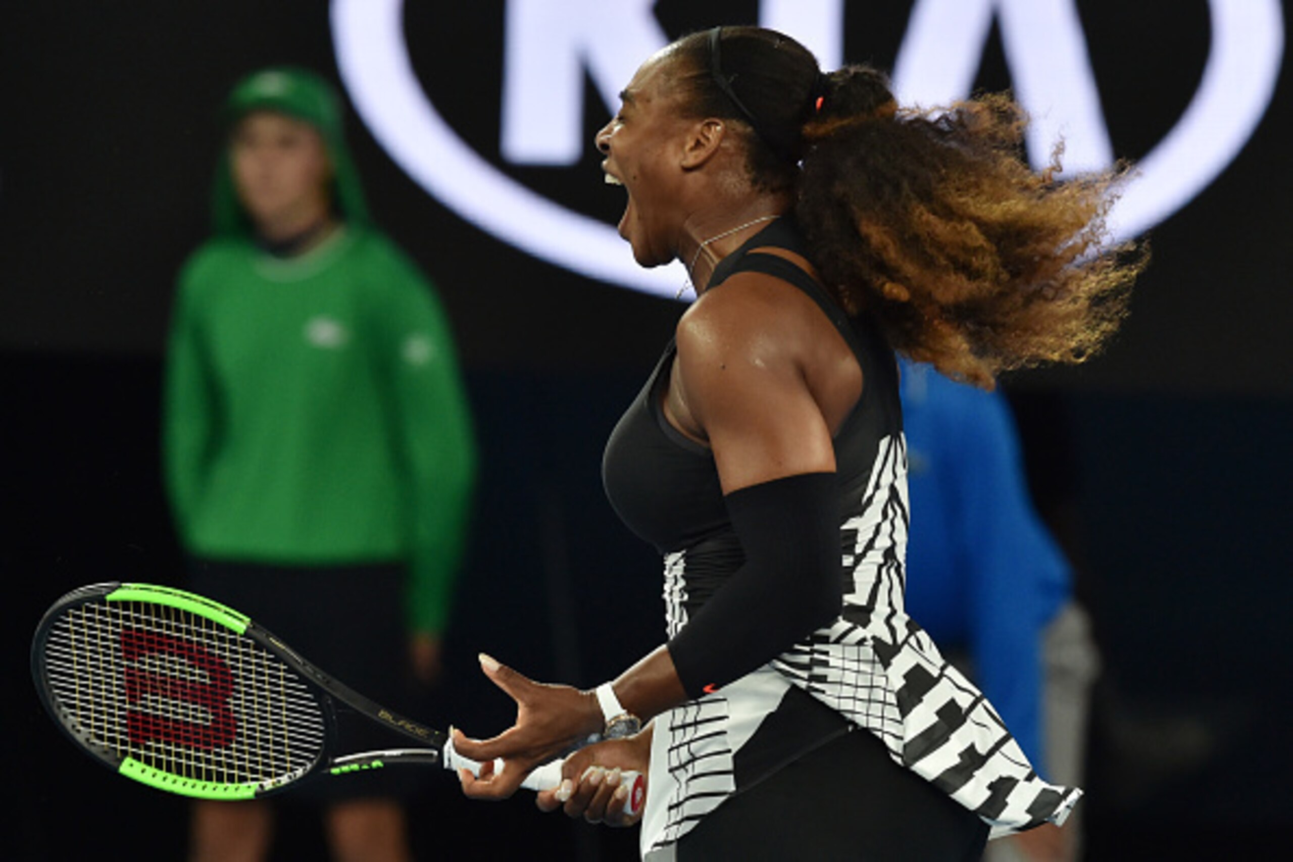 Serena Williams of the US reacts after a point against Czech Republic's Lucie Safarova during their women's singles second round match on day four of the Australian Open tennis tournament in Melbourne on January 19, 2017. / AFP / PAUL CROCK / IMAGE RESTRI