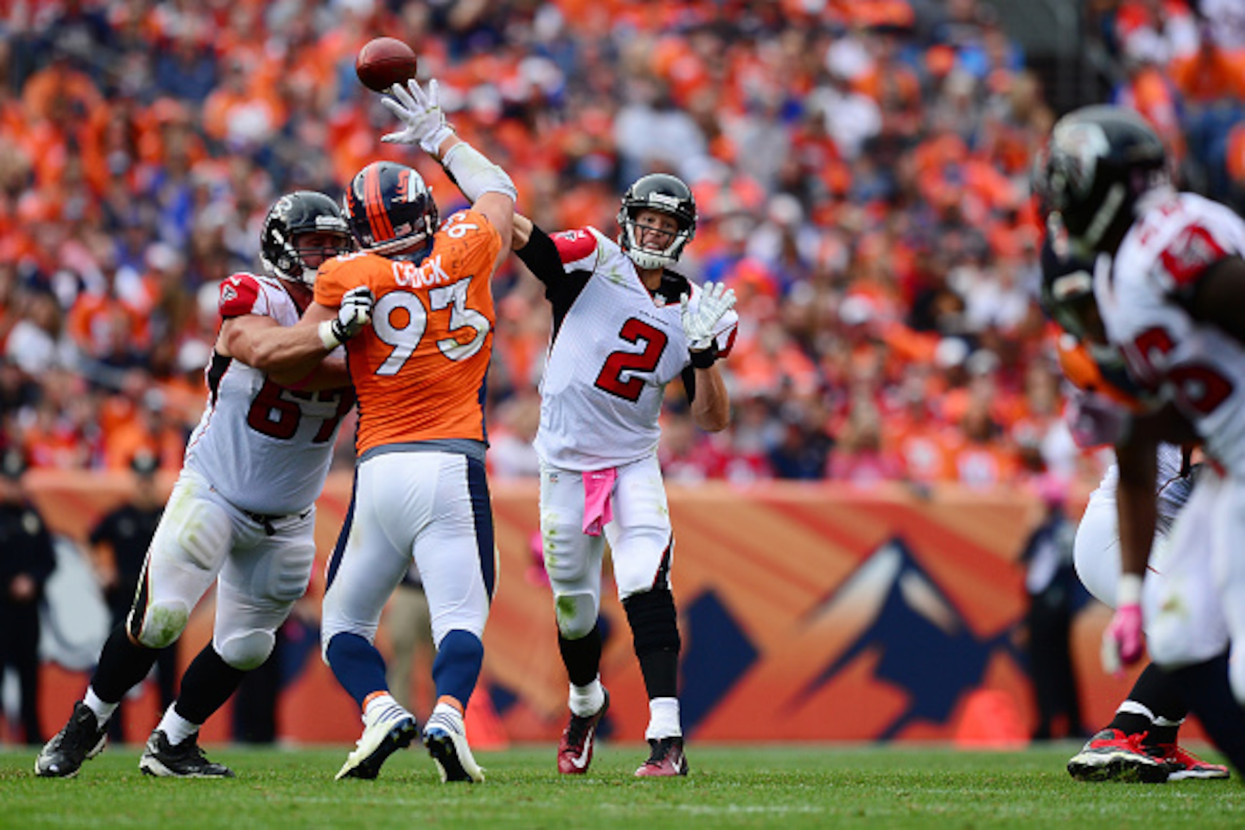 DENVER, CO - OCTOBER 9: Quarterback Matt Ryan #2 of the Atlanta Falcons throws a touchdown pass in the third quarter of the game against the Denver Broncos at Sports Authority Field at Mile High on October 9, 2016 in Denver, Colorado. (Photo by Dustin Br DENVER, CO - OCTOBER 9: Quarterback Matt Ryan #2 of the Atlanta Falcons throws a touchdown pass in the third quarter of the game against the Denver Broncos at Sports Authority Field at Mile High on October 9, 2016 in Denver, Colorado. (Photo by Dustin Br