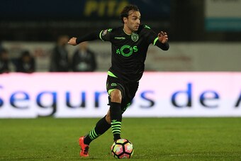 SETUBAL, PORTUGAL - JANUARY 4:  Sporting CP's forward Lazar Markovic from Serbia in action during Portuguese League Cup match between Vitoria Setubal and Sporting CP at Estadio do Bonfim on January 4, 2017 in Setubal, Portugal.  (Photo by Gualter Fatia/Ge