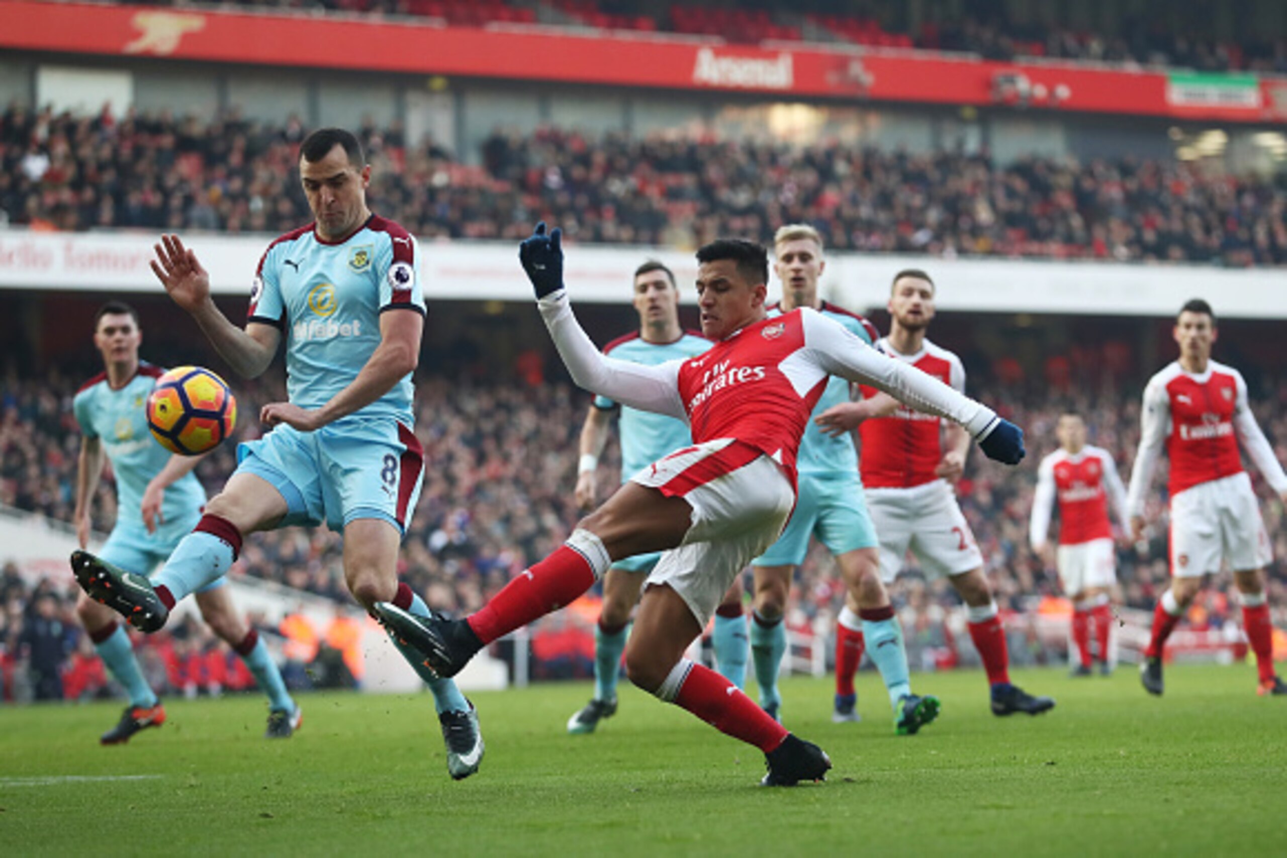 LONDON, ENGLAND - JANUARY 22: Alexis Sanchez of Arsenal shoots at goal during the Premier League match between Arsenal and Burnley at the Emirates Stadium on January 22, 2017 in London, England.  (Photo by Julian Finney/Getty Images)