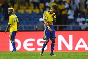 Gabon's forward Pierre-Emerick Aubameyang reacts at the end of the 2017 Africa Cup of Nations group A football match between Cameroon and Gabon at the Stade de l'Amitie Sino-Gabonaise in Libreville on January 22, 2017. / AFP / GABRIEL BOUYS        (Photo 
