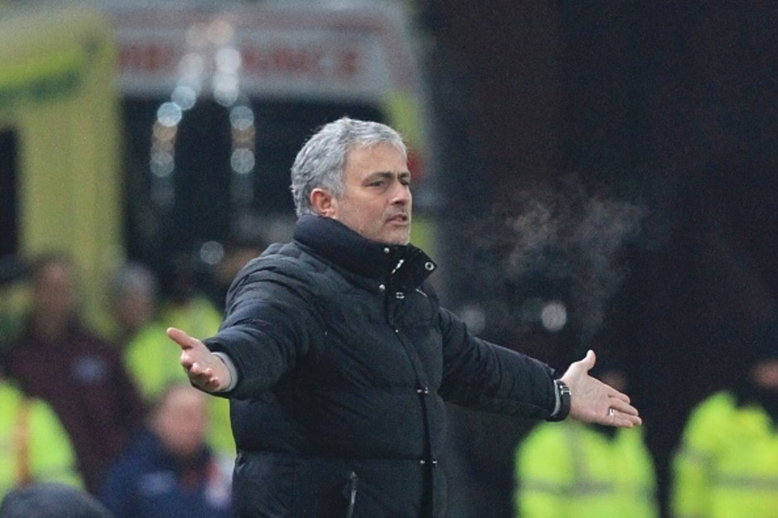 Manchester United's Portuguese manager Jose Mourinho gestures from the touchline during the English Premier League football match between Stoke City and Manchester United at the Bet365 Stadium in Stoke-on-Trent, central England on January 21, 2017. / AFP 