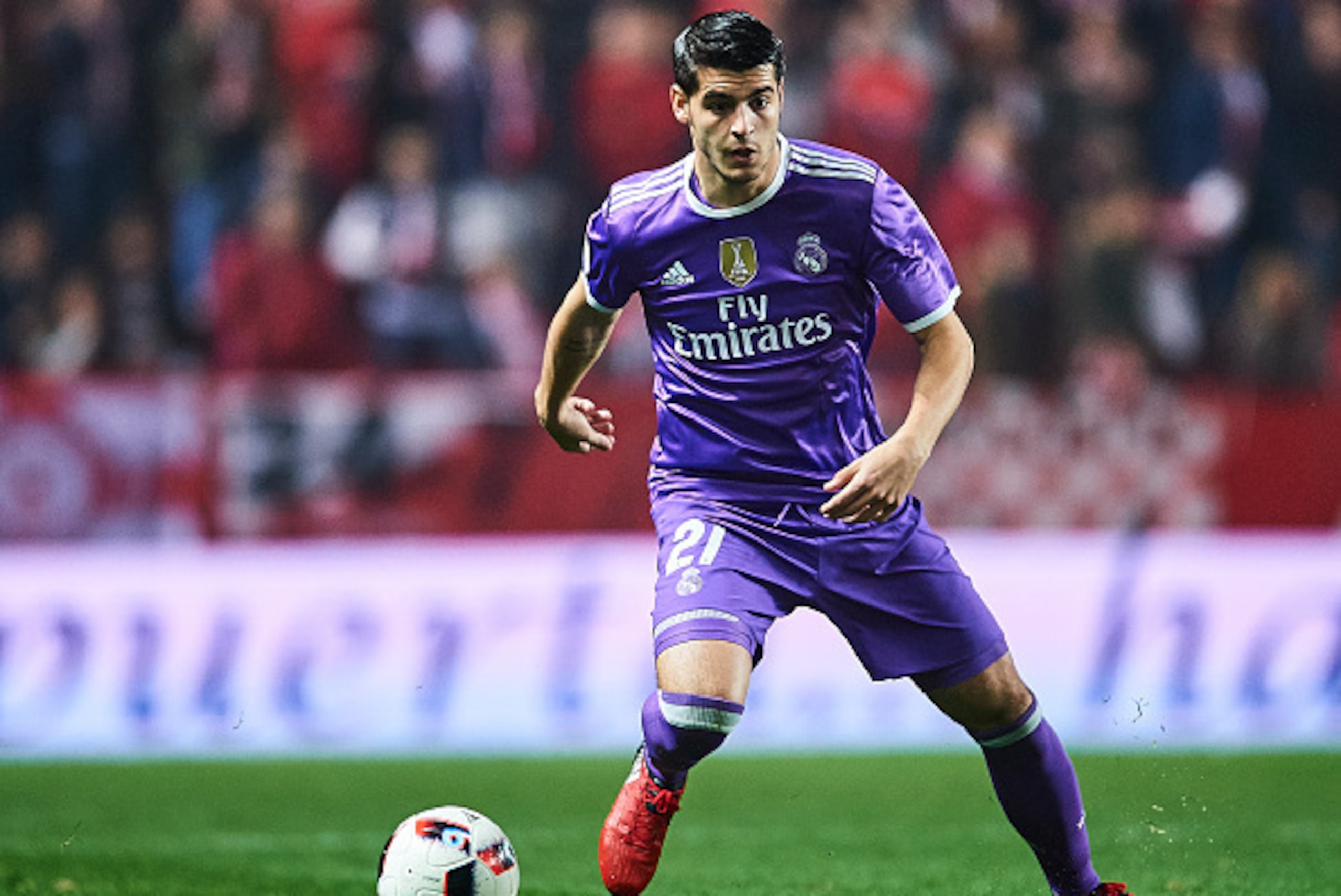 SEVILLE, SPAIN - JANUARY 12:  Alvaro Morata of Real Madrid CF in action during the Copa del Rey Round of 16 Second Leg match between Sevilla FC vs Real Madrid CF at Ramon Sanchez Pizjuan stadium on January 12, 2017 in Seville, Spain.  (Photo by Aitor Alca
