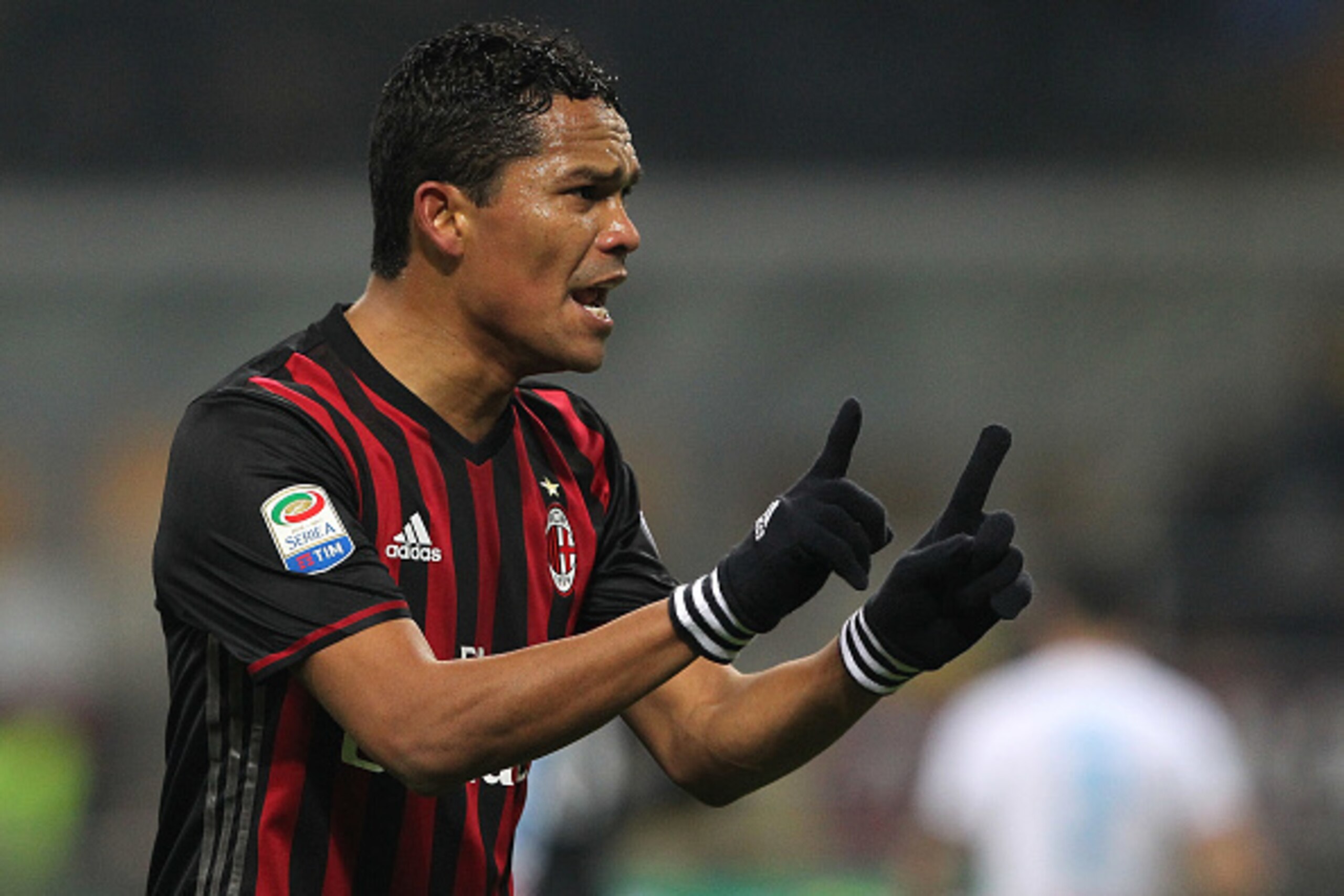 MILAN, ITALY - JANUARY 21:  Carlos Bacca of AC Milan gestures during the Serie A match between AC Milan and SSC Napoli at Stadio Giuseppe Meazza on January 21, 2017 in Milan, Italy.  (Photo by Marco Luzzani/Getty Images)