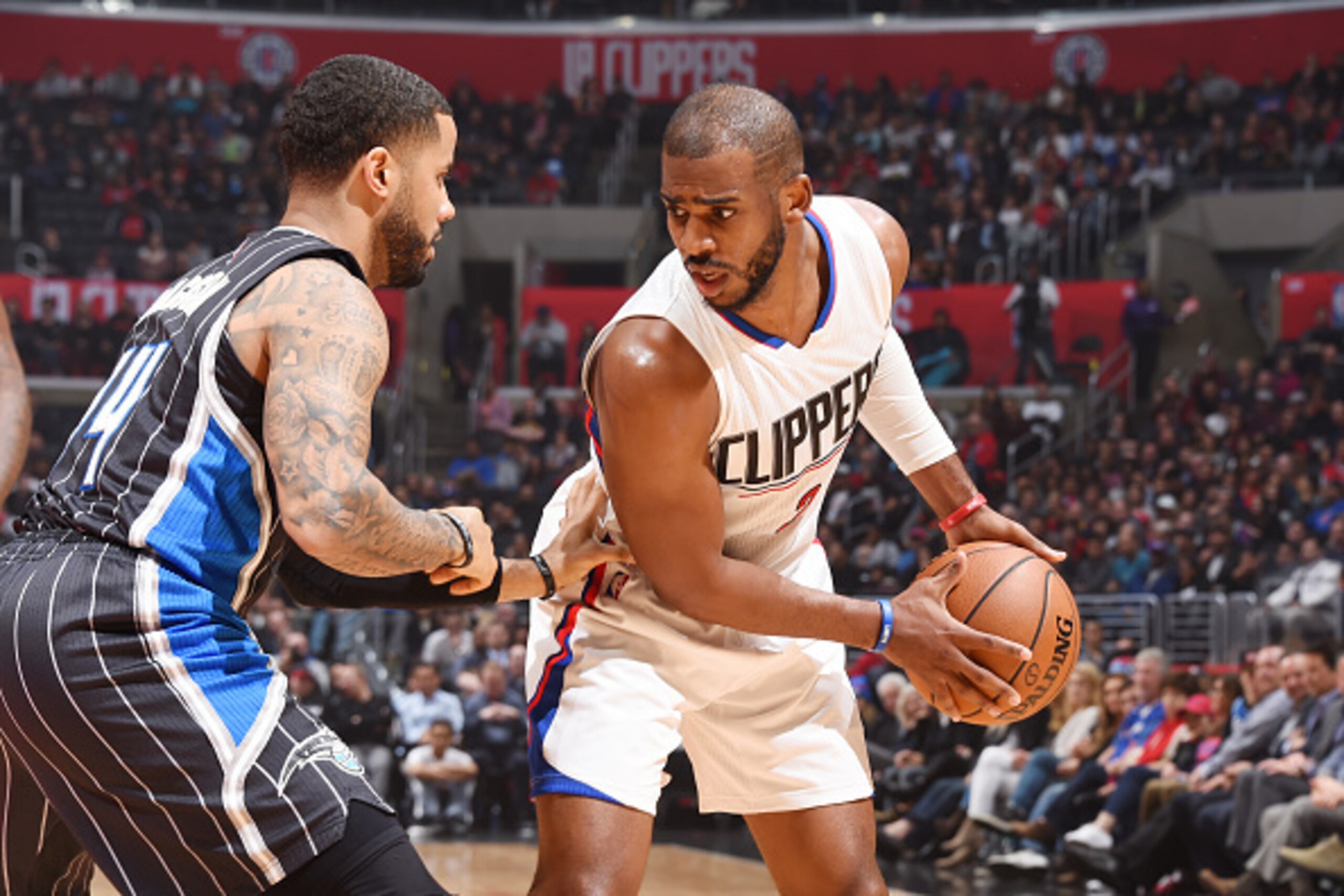 LOS ANGELES, CA - JANUARY 11: Chris Paul #3 of the LA Clippers handles the ball against the Orlando Magic on January 11, 2017 at STAPLES Center in Los Angeles, California. NOTE TO USER: User expressly acknowledges and agrees that, by downloading and/or u LOS ANGELES, CA - JANUARY 11: Chris Paul #3 of the LA Clippers handles the ball against the Orlando Magic on January 11, 2017 at STAPLES Center in Los Angeles, California. NOTE TO USER: User expressly acknowledges and agrees that, by downloading and/or u