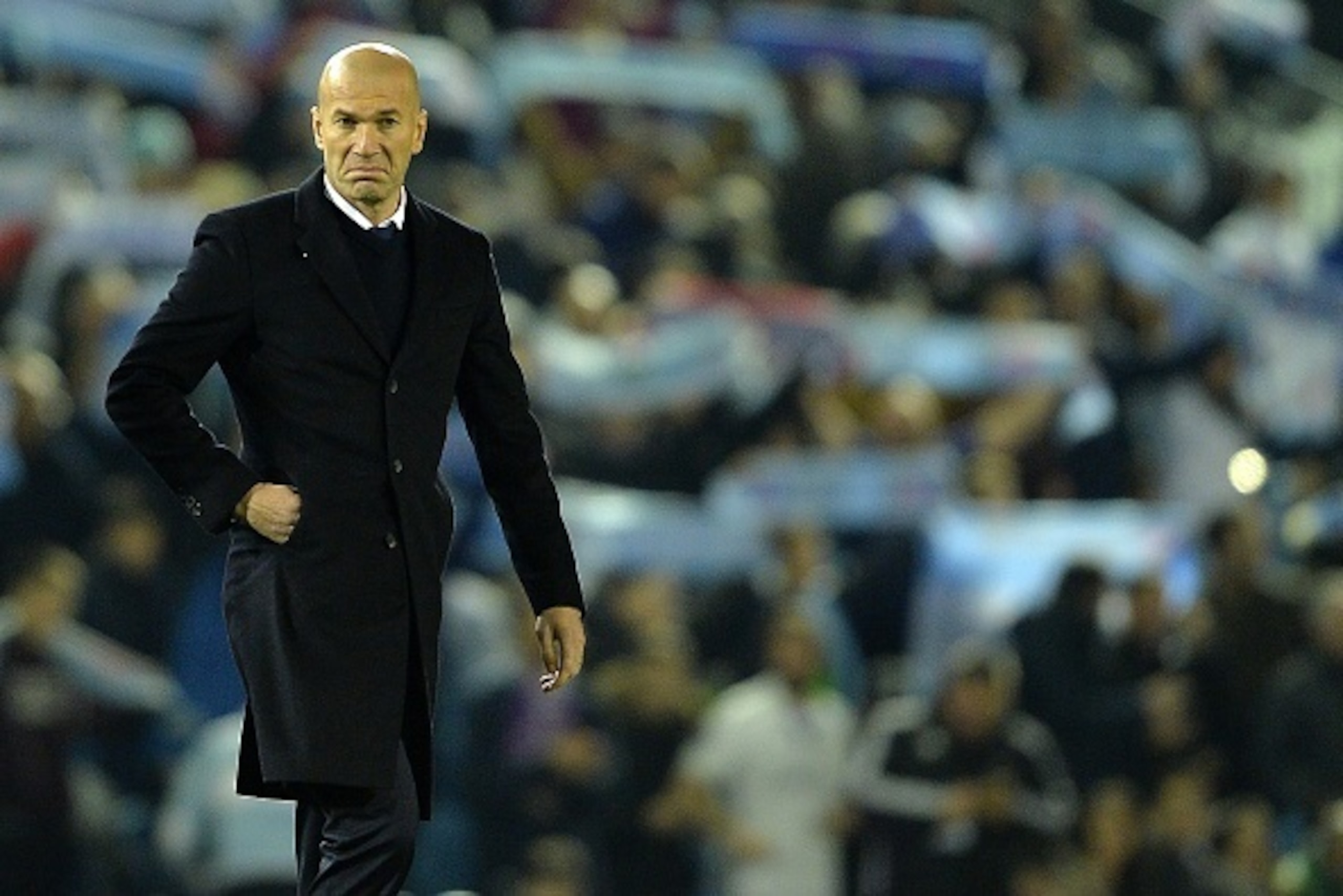 VIGO, SPAIN - JANUARY 25: Zinedine Zidane head coach of Real Madrid during the Copa del Rey quarter-final second leg match between Real Club Celta de Vigo and Real Madrid Club de FÃºtbol at Municipal de BalaÃ­dos stadium on January 25, 2017 in Vigo, Spain