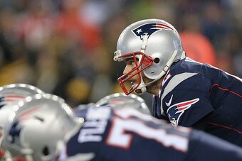 FOXBORO, MA - JANUARY 22:  Tom Brady #12 of the New England Patriots stands under center against the Pittsburgh Steelers in the AFC Championship Game at Gillette Stadium on January 22, 2017 in Foxboro, Massachusetts.  (Photo by Maddie Meyer/Getty Images)