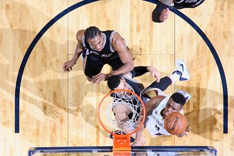 NEW ORLEANS, LA - JANUARY 27:  Terrence Jones #9 of the New Orleans Pelicans goes to the basket against the San Antonio Spurs on January 27, 2017 at the Smoothie King Center in New Orleans, Louisiana. NOTE TO USER: User expressly acknowledges and agrees t