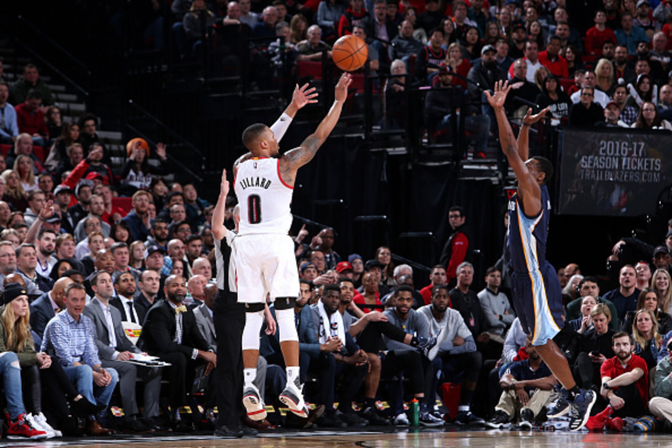 PORTLAND, OR - JANUARY 27: Damian Lillard #0 of the Portland Trail Blazers shoots the ball during the game against the Memphis Grizzlies on January 27, 2017 at the Moda Center in Portland, Oregon. NOTE TO USER: User expressly acknowledges and agrees that, PORTLAND, OR - JANUARY 27: Damian Lillard #0 of the Portland Trail Blazers shoots the ball during the game against the Memphis Grizzlies on January 27, 2017 at the Moda Center in Portland, Oregon. NOTE TO USER: User expressly acknowledges and agrees that,