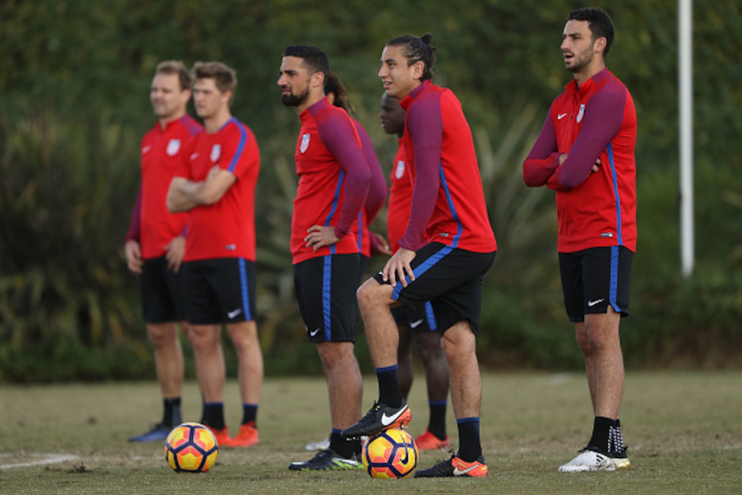 CARSON, CA - JANUARY 19:  Alejandro Bedoya, second from right, and his teammates watch a scrimmage during the USMNT training session at StubHub Center on January 19, 2017 in Carson, California.  (Photo by Victor Decolongon/Getty Images)