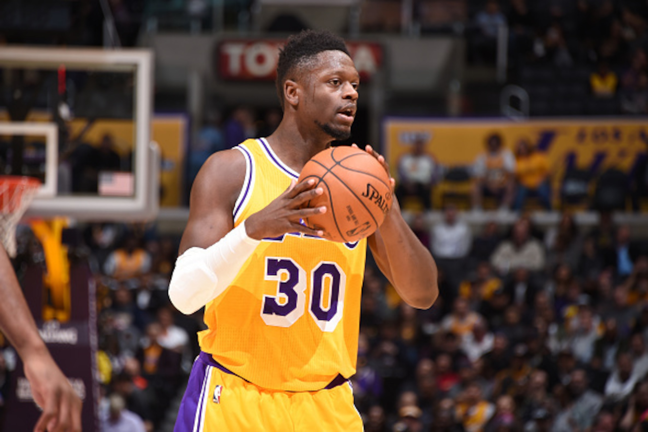LOS ANGELES, CA - JANUARY 17:  Julius Randle #30 of the Los Angeles Lakers handles the ball against the Denver Nuggets during the game on January 17, 2017 at STAPLES Center in Los Angeles, California. NOTE TO USER: User expressly acknowledges and agrees t