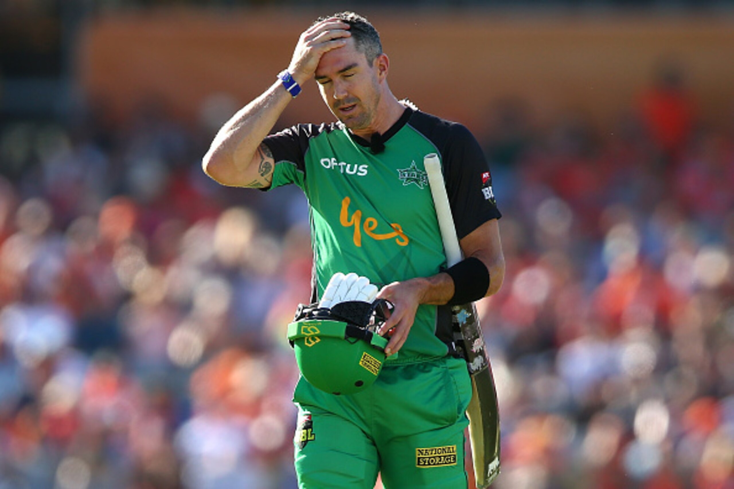 PERTH, AUSTRALIA - JANUARY 24:  Kevin Pietersen of the Stars walks back to the rooms after being dismissed by Mitchell Johnson of the Scorchers during the Big Bash League match between the Perth Scorchers and the Melbourne Stars at the WACA on January 24,
