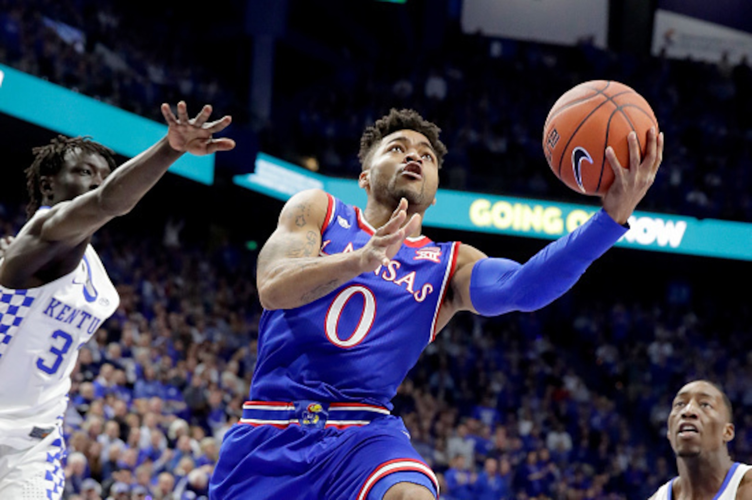 LEXINGTON, KY - JANUARY 28:  Frank Mason III #0 of the Kansas Jayhawks shoots the ball against the Kentucky Wildcats during the game against at Rupp Arena on January 28, 2017 in Lexington, Kentucky.  (Photo by Andy Lyons/Getty Images)