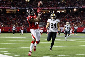 ATLANTA, GA - JANUARY 01: Justin Hardy #16 of the Atlanta Falcons makes a catch out of bounds during the second half against the New Orleans Saints at the Georgia Dome on January 1, 2017 in Atlanta, Georgia. (Photo by Kevin C.  Cox/Getty Images)