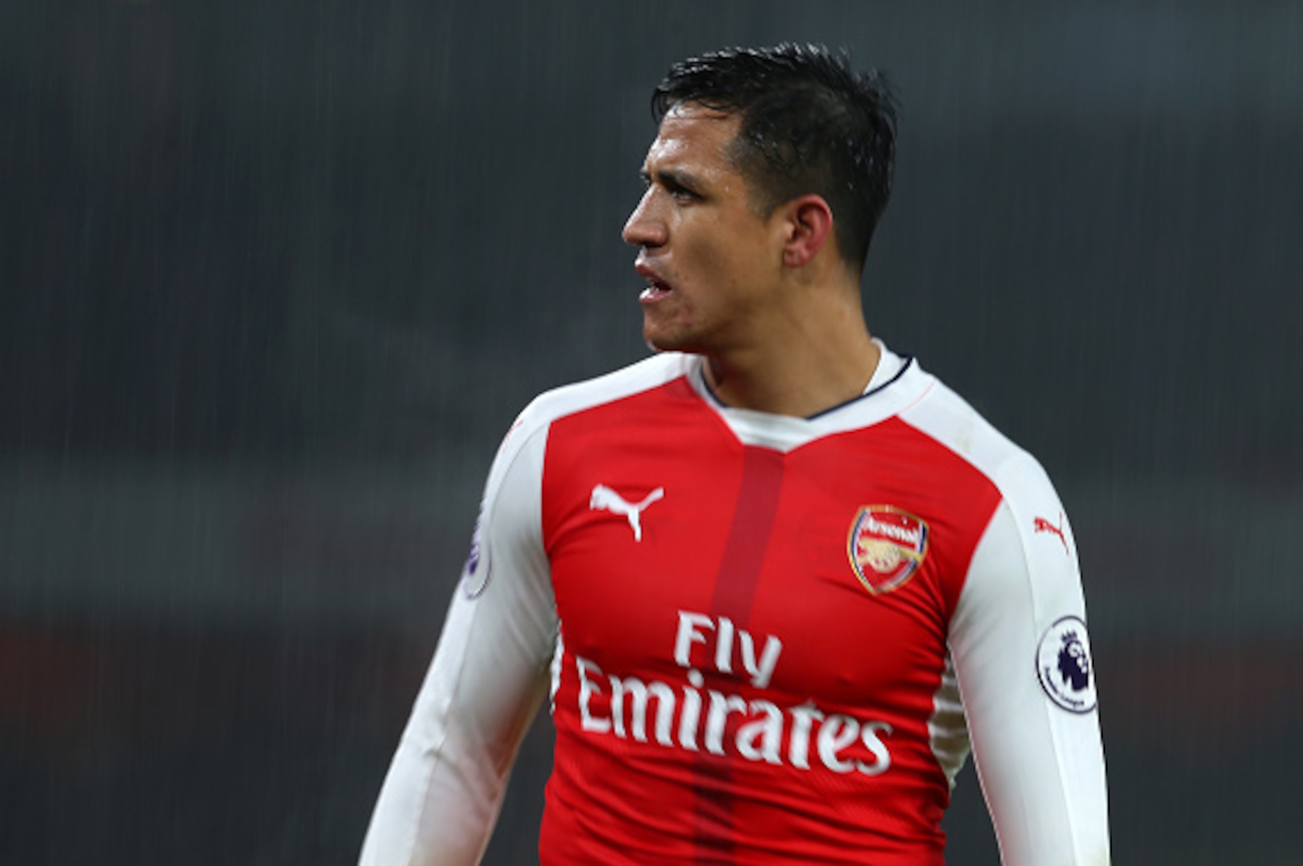 LONDON, ENGLAND - JANUARY 31: Alexis Sanchez of Arsenal during the Premier League match between Arsenal and Watford at Emirates Stadium on January 31, 2017 in London, England. (Photo by Catherine Ivill - AMA/Getty Images)