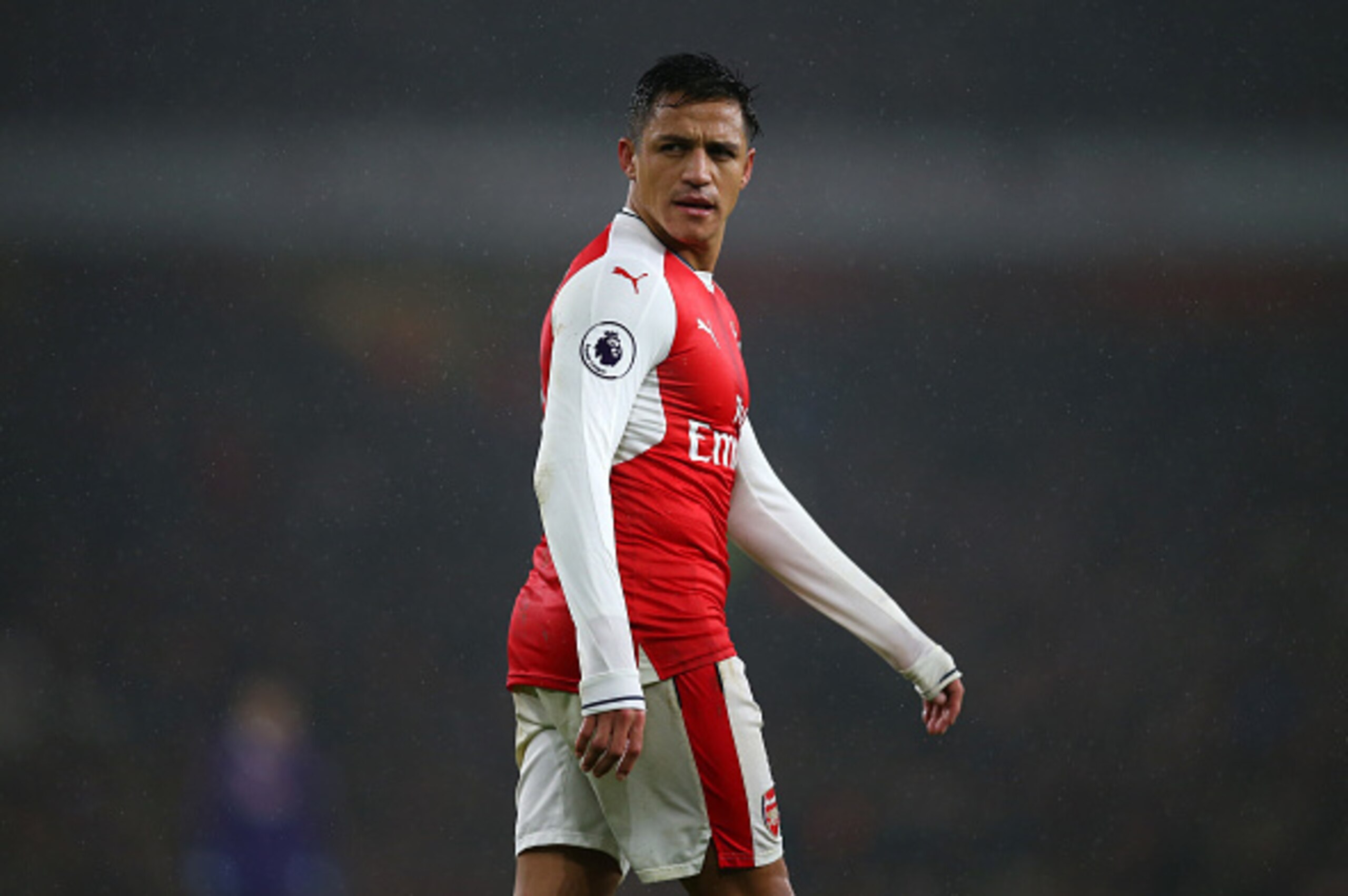 LONDON, ENGLAND - JANUARY 31: Alexis Sanchez of Arsenal during the Premier League match between Arsenal and Watford at Emirates Stadium on January 31, 2017 in London, England. (Photo by Catherine Ivill - AMA/Getty Images) LONDON, ENGLAND - JANUARY 31: Alexis Sanchez of Arsenal during the Premier League match between Arsenal and Watford at Emirates Stadium on January 31, 2017 in London, England. (Photo by Catherine Ivill - AMA/Getty Images)