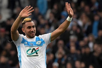 Olympique de Marseille's French forward Dimitri Payet celebrates at the end of the French Cup football match between Marseille and Lyon, on January 31, 2017 at the Velodrome stadium in Marseille, southern France. / AFP / ANNE-CHRISTINE POUJOULAT        (P