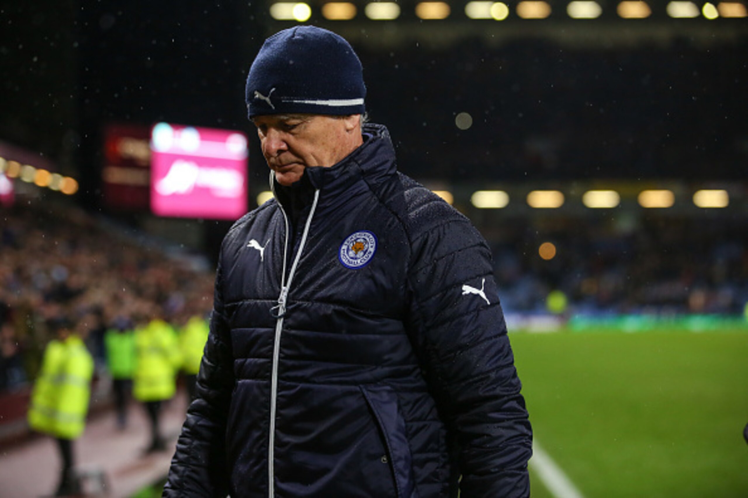BURNLEY, ENGLAND - JANUARY 31: A dejected Claudio Ranieri manager / head coach of Leicester City walks off at full time during the Premier League match between Burnley and Leicester City at Turf Moor on January 31, 2017 in Burnley, England. (Photo by Robb