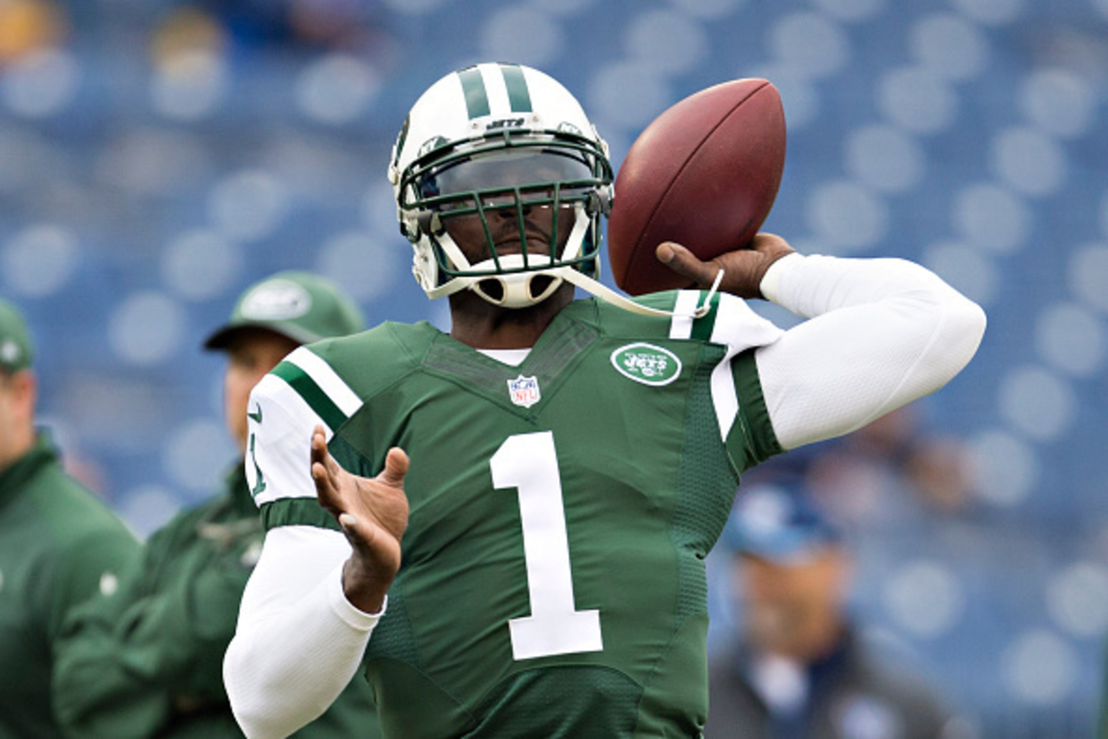 NASHVILLE, TN - DECEMBER 14:  Michael Vick #1 of the New York Jets warming up before a game against the Tennessee Titans at LP Field on December 14, 2014 in Nashville, Tennessee.  (Photo by Wesley Hitt/Getty Images)