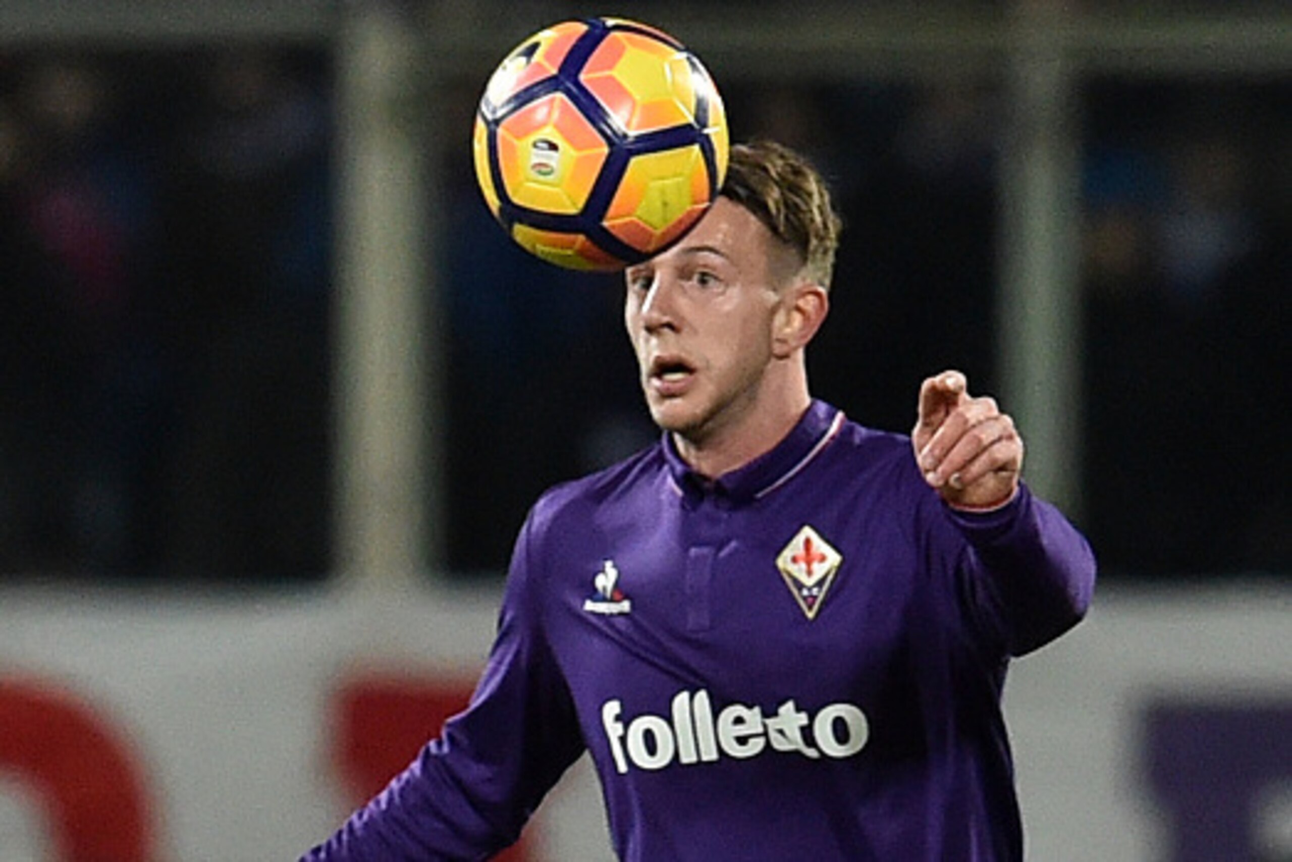 FLORENCE, ITALY - JANUARY 15:  Federico Bernardeschi of ACF Fiorentina in action during the Serie A match between ACF Fiorentina and Juventus FC at Stadio Artemio Franchi on January 15, 2017 in Florence, Italy.  (Photo by Giuseppe Bellini/Getty Images)