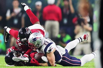 HOUSTON, TX - FEBRUARY 05:  Julian Edelman #11 of the New England Patriots makes a catch late in the fourth quarter during Super Bowl 51 at NRG Stadium on February 5, 2017 in Houston, Texas.  (Photo by Tom Pennington/Getty Images)