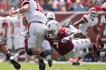 PHILADELPHIA, PA - SEPTEMBER 10: Haason Reddick #7 of the Temple Owls sacks Joe Carbone #10 of the Stony Brook Seawolves in the second quarter at Lincoln Financial Field on September 10, 2016 in Philadelphia, Pennsylvania. (Photo by Mitchell Leff/Getty Im