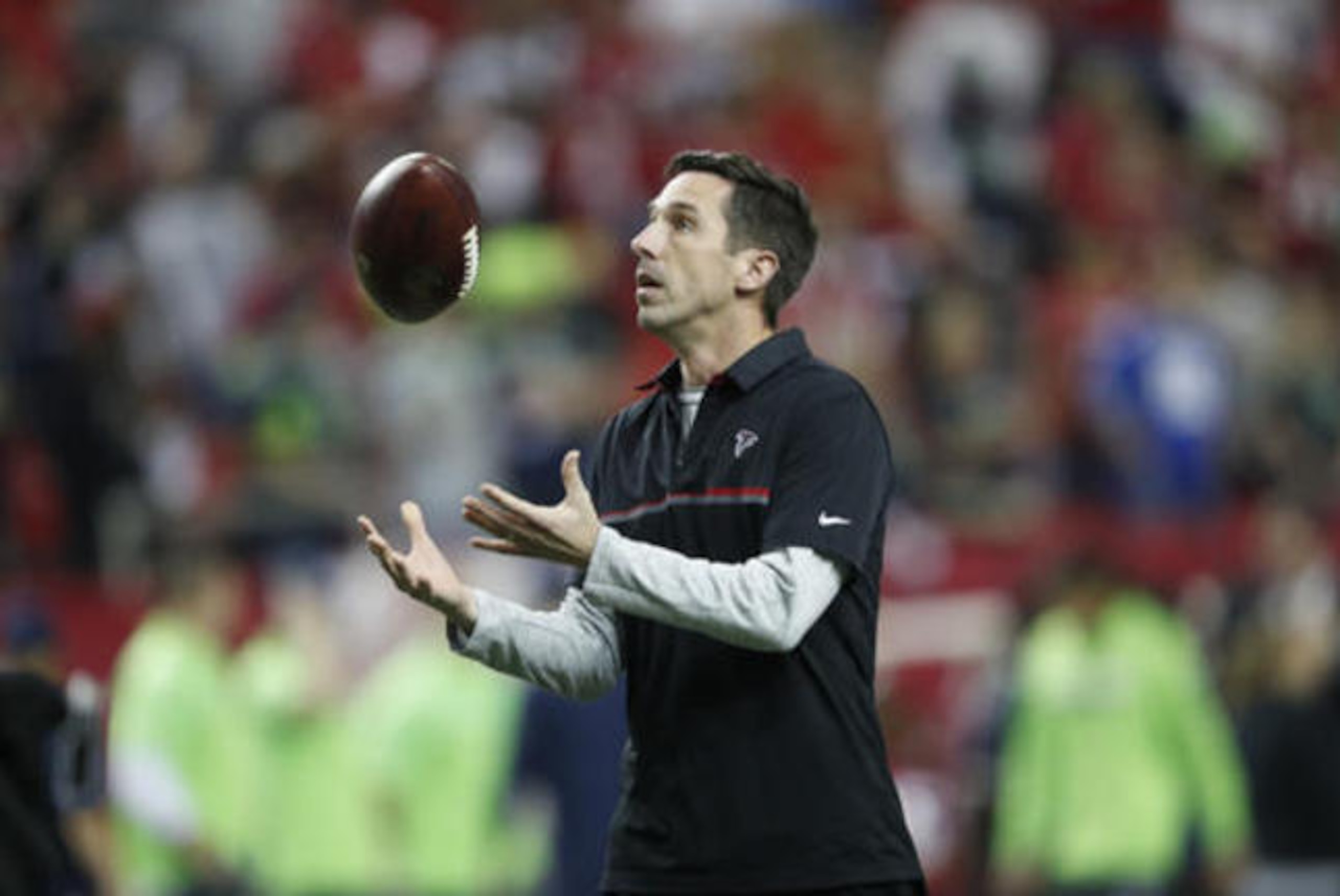 Kyle Shanahan "dropped the ball" with his late-game play-calling.