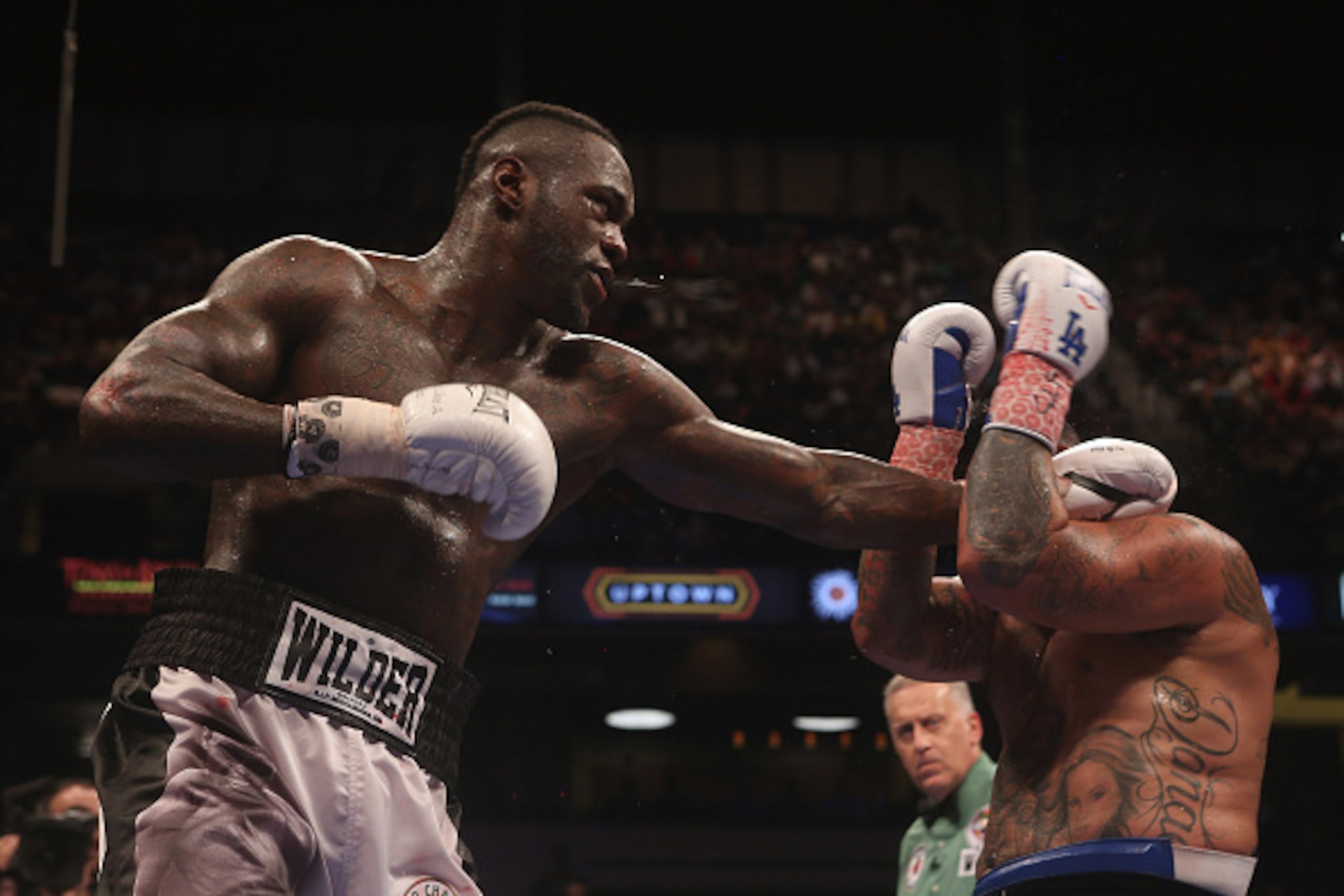 BIRMINGHAM, AL - JULY 16:  WBC World Heavyweight Champion Deontay Wilder (L) fights Chris Arreola (R) in a title defense at Legacy Arena at the BJCC on July 16, 2016 in Birmingham, Alabama.  (Photo by David A. Smith/Getty Images)