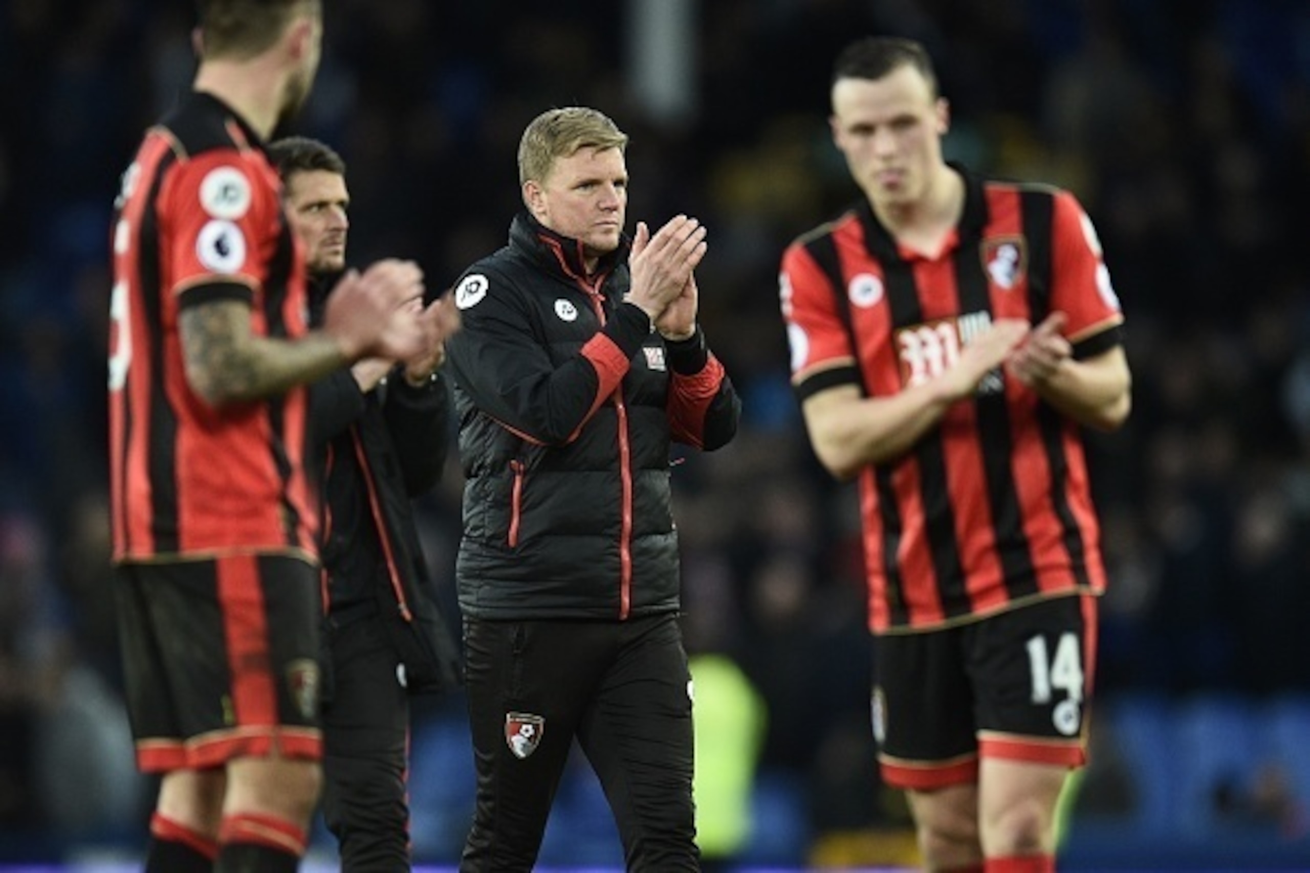 Bournemouth's English manager Eddie Howe (C) applauds supporters on the pitch after the English Premier League football match between Everton and Bournemouth at Goodison Park in Liverpool, north west England on February 4, 2017.
Everton won the game 6-3. 