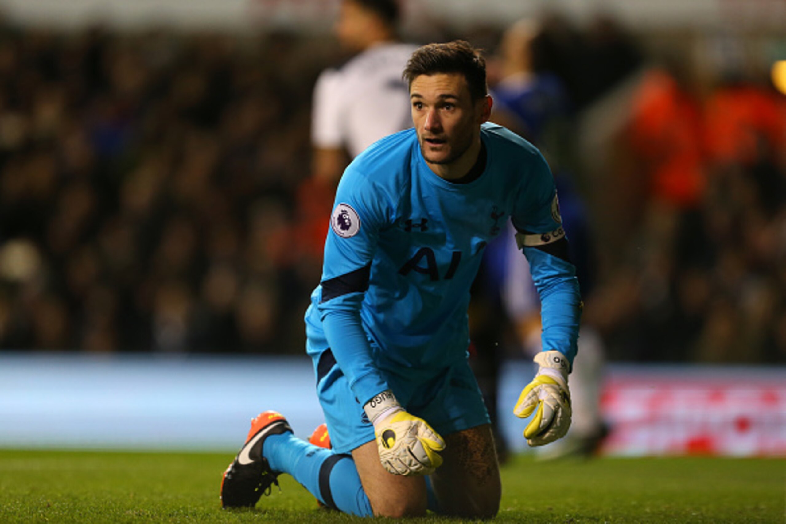 LONDON, ENGLAND - JANUARY 04: Tottenham Hotspur goalkeeper Hugo Lloris during the Premier League match between Tottenham Hotspur and Chelsea at White Hart Lane on January 4, 2017 in London, England. (Photo by Catherine Ivill - AMA/Getty Images) LONDON, ENGLAND - JANUARY 04: Tottenham Hotspur goalkeeper Hugo Lloris during the Premier League match between Tottenham Hotspur and Chelsea at White Hart Lane on January 4, 2017 in London, England. (Photo by Catherine Ivill - AMA/Getty Images)