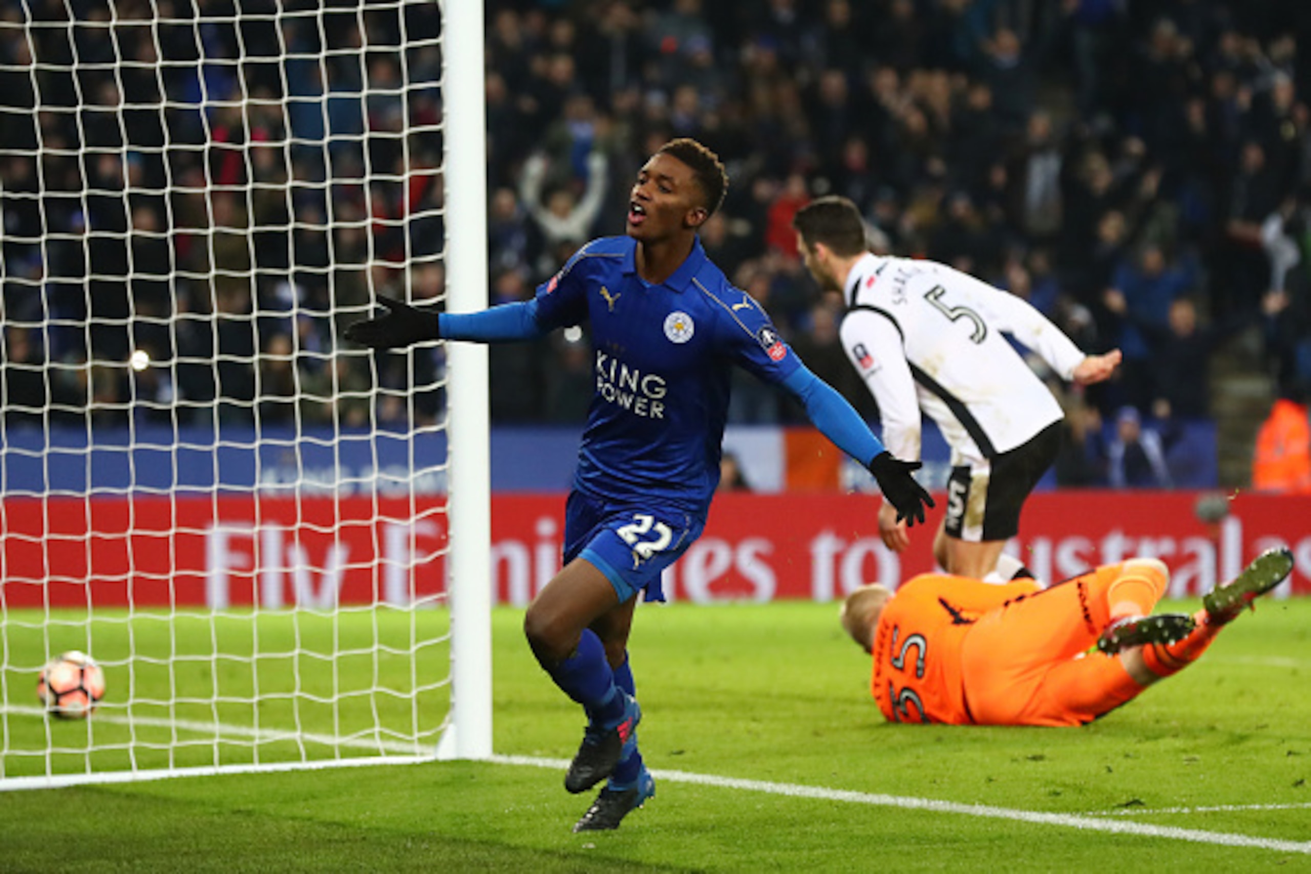 LEICESTER, ENGLAND - FEBRUARY 08: Demarai Gray of Leicester City celebrates after scoring his team's third goal during the Emirates FA Cup Fourth Round replay match between Leicester City and Derby City at The King Power Stadium on February 8, 2017 in Le LEICESTER, ENGLAND - FEBRUARY 08: Demarai Gray of Leicester City celebrates after scoring his team's third goal during the Emirates FA Cup Fourth Round replay match between Leicester City and Derby City at The King Power Stadium on February 8, 2017 in Le